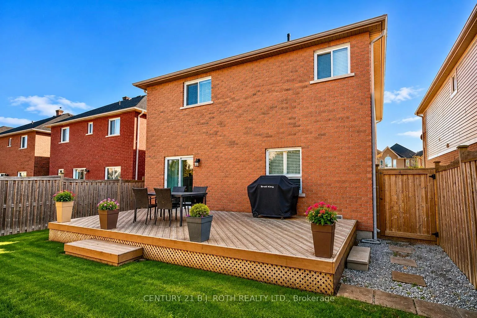 Photo 35 of 24 Connaught Lane, Barrie, Innis-Shore — HOMEH