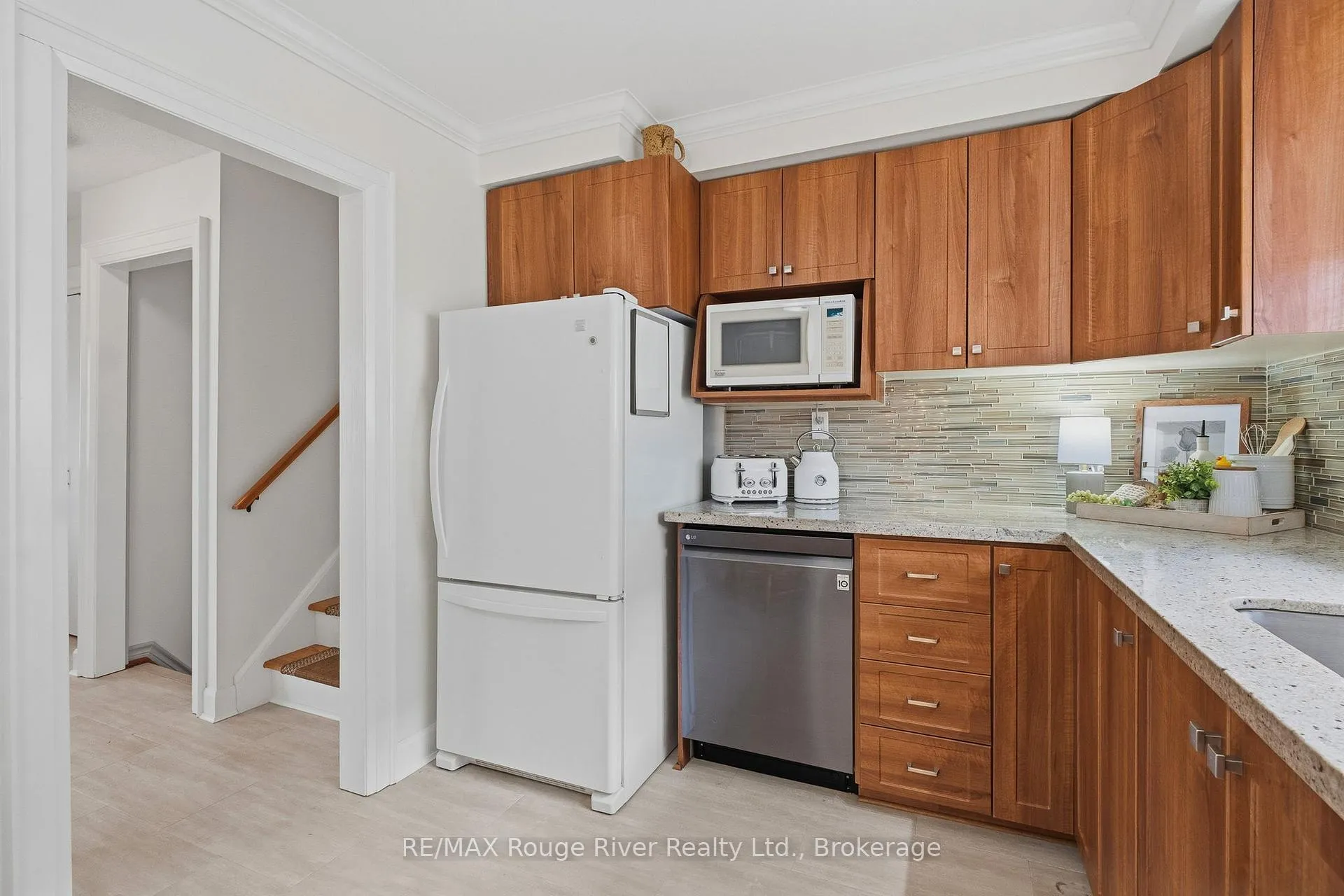 Photo 11 of 608 Elizabeth Street, Cobourg — HOMEH