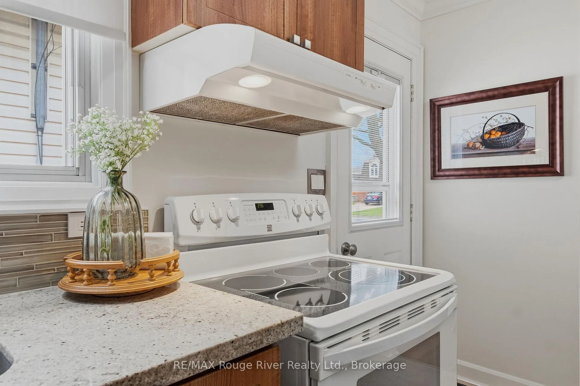 Photo 12 of 608 Elizabeth Street, Cobourg — HOMEH