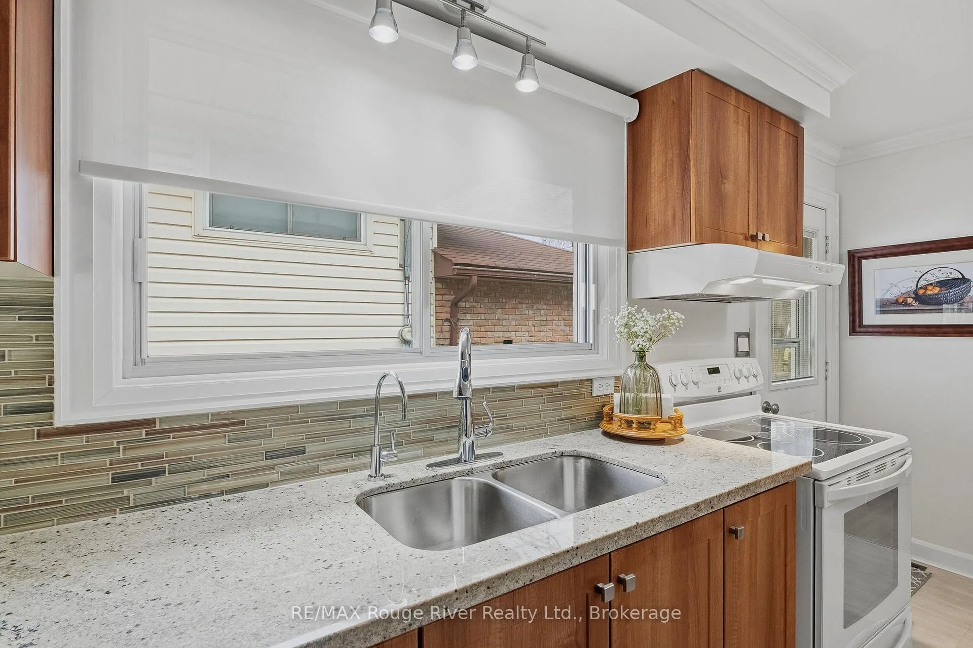 Photo 13 of 608 Elizabeth Street, Cobourg — HOMEH