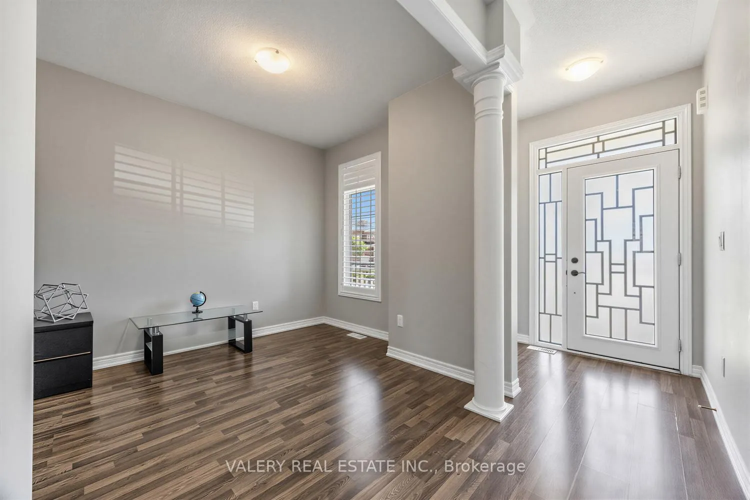 Photo 2 of 20 McDonald Crescent, Clarington, Newcastle — HOMEH