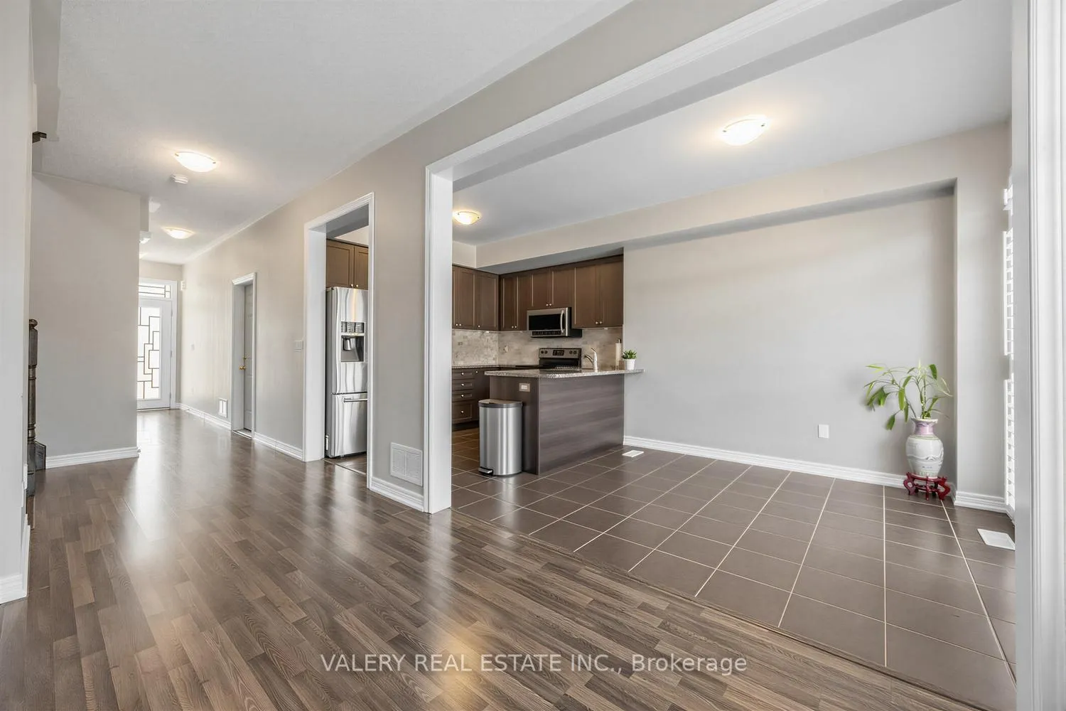 Photo 7 of 20 McDonald Crescent, Clarington, Newcastle — HOMEH
