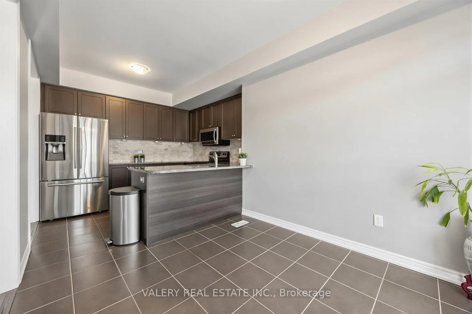 Photo 10 of 20 McDonald Crescent, Clarington, Newcastle — HOMEH