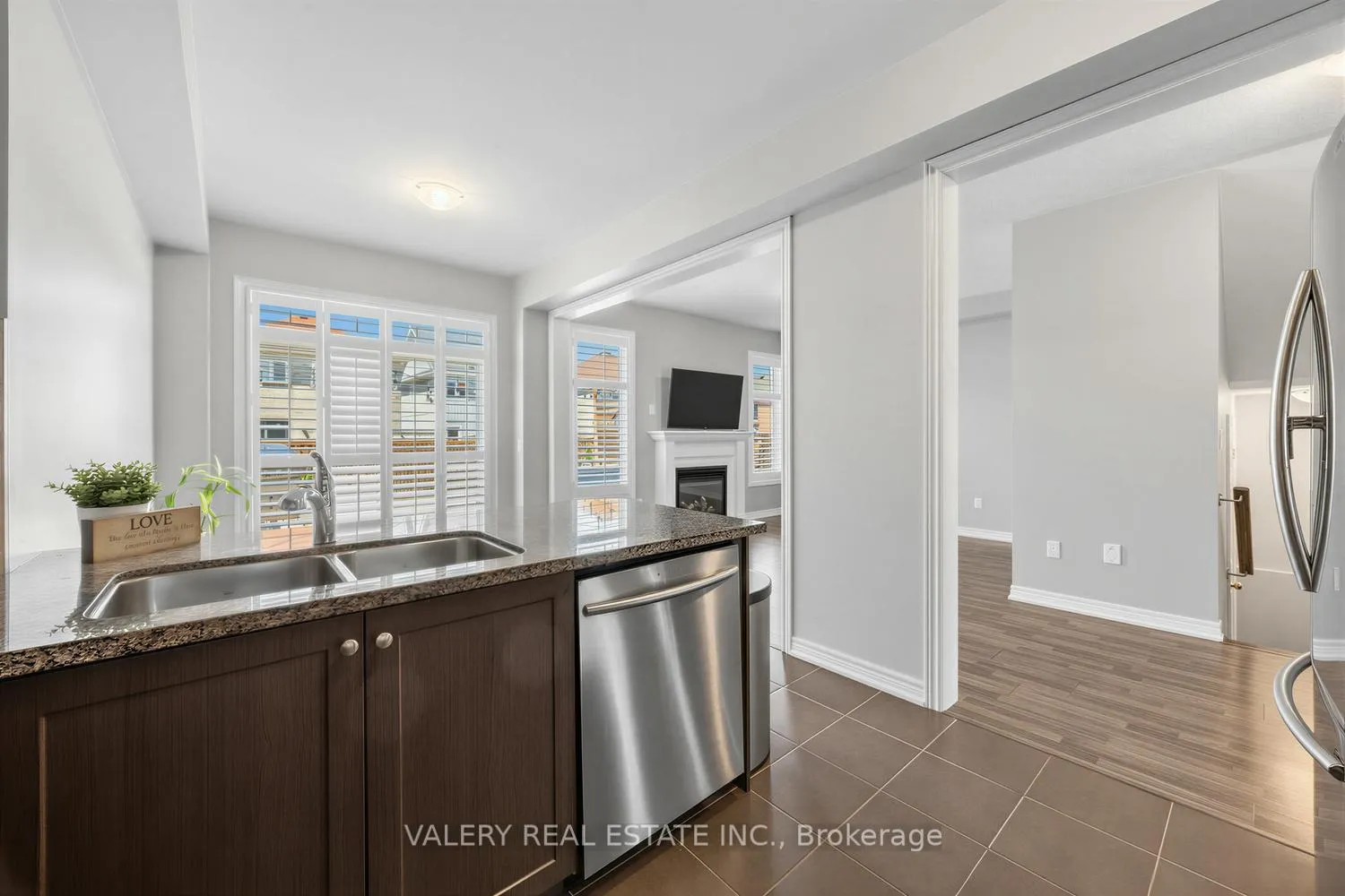 Photo 13 of 20 McDonald Crescent, Clarington, Newcastle — HOMEH
