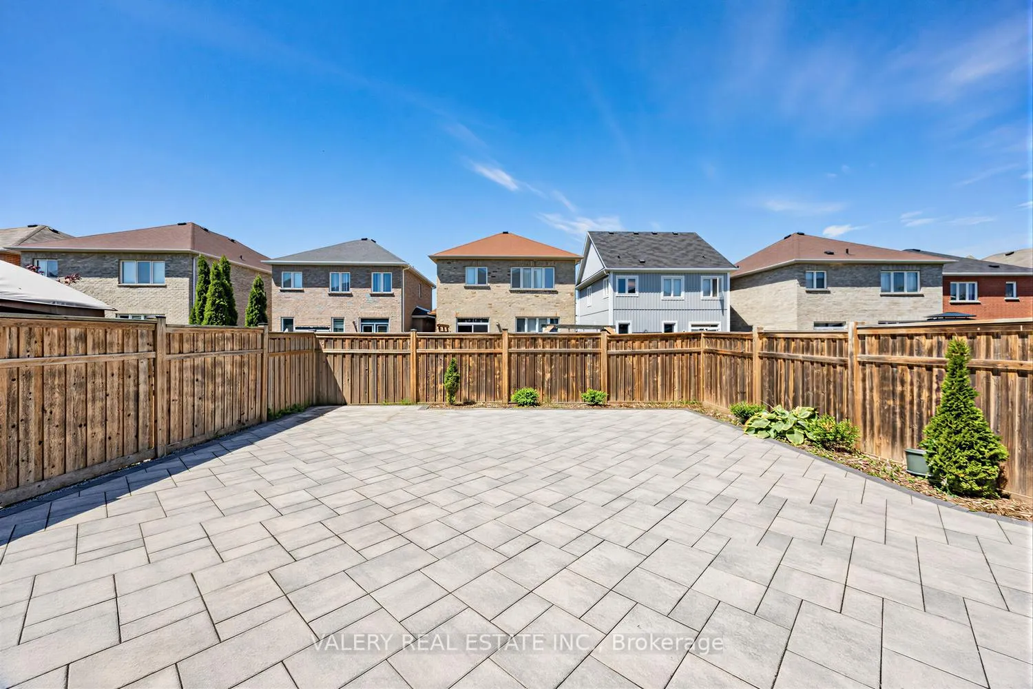 Photo 16 of 20 McDonald Crescent, Clarington, Newcastle — HOMEH