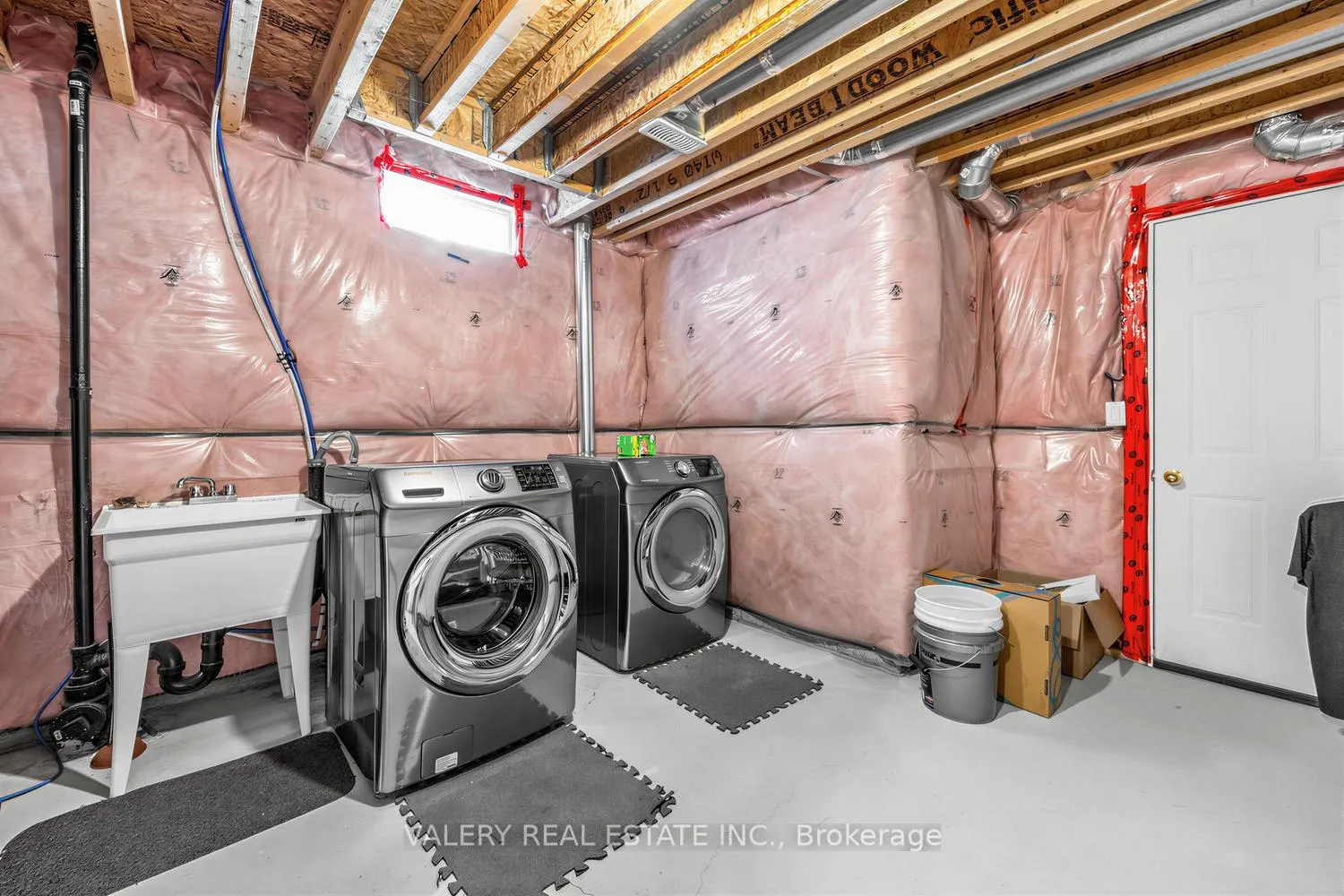 Photo 31 of 20 McDonald Crescent, Clarington, Newcastle — HOMEH