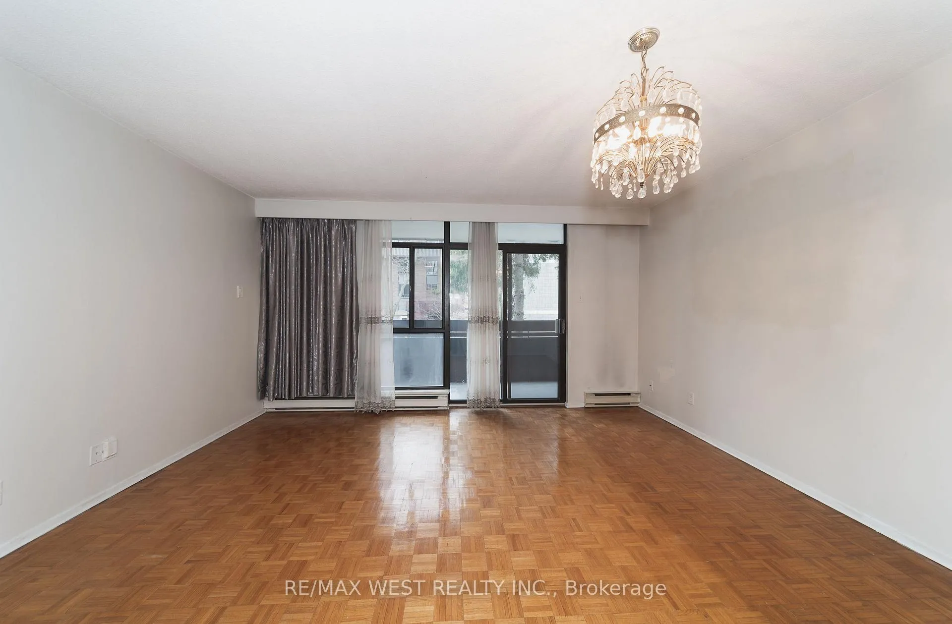 Photo 4 of Unit 1-202, 50 Old Kingston Road, Scarborough, West Hill — HOMEH