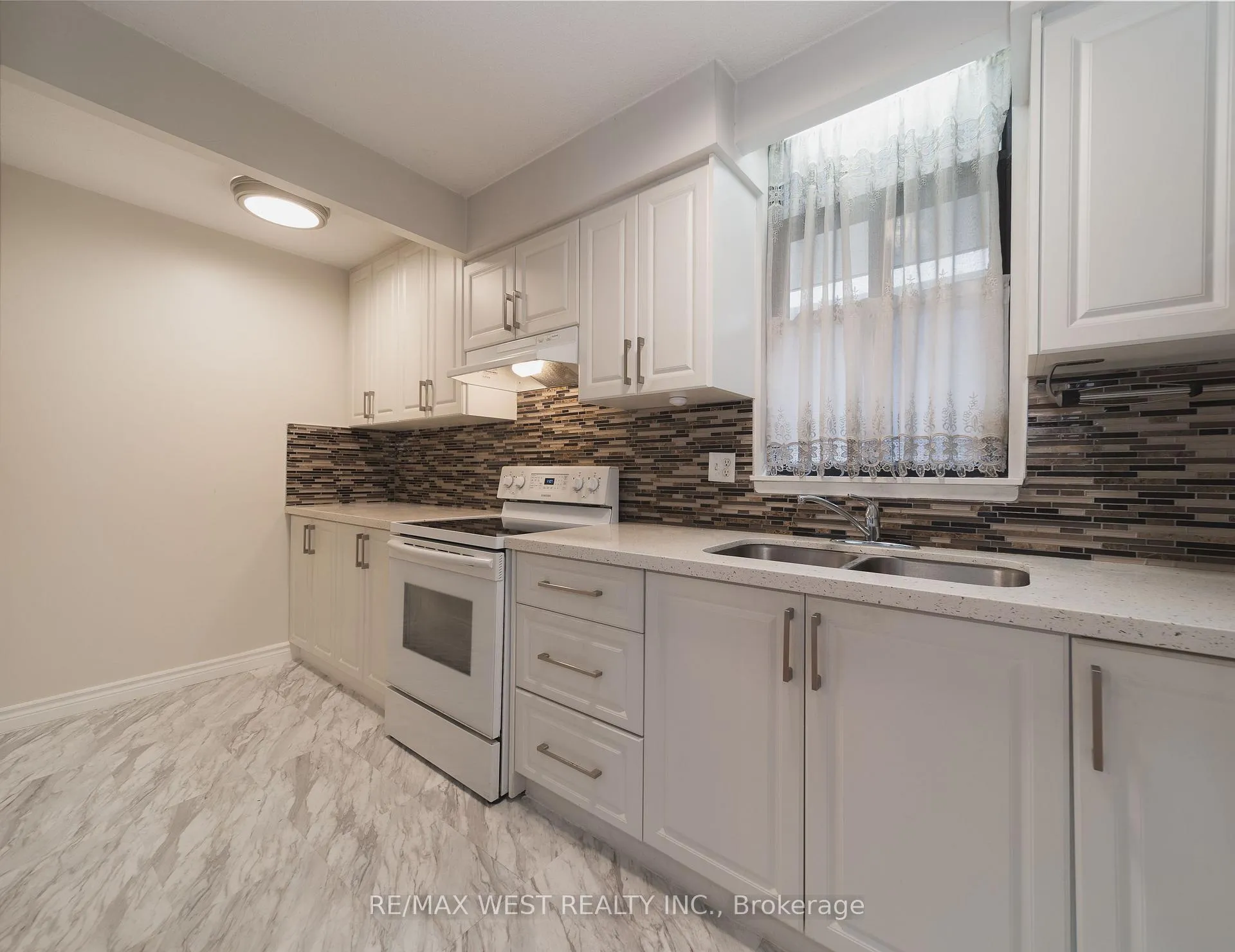 Photo 1 of Unit 1-202, 50 Old Kingston Road, Scarborough, West Hill — HOMEH