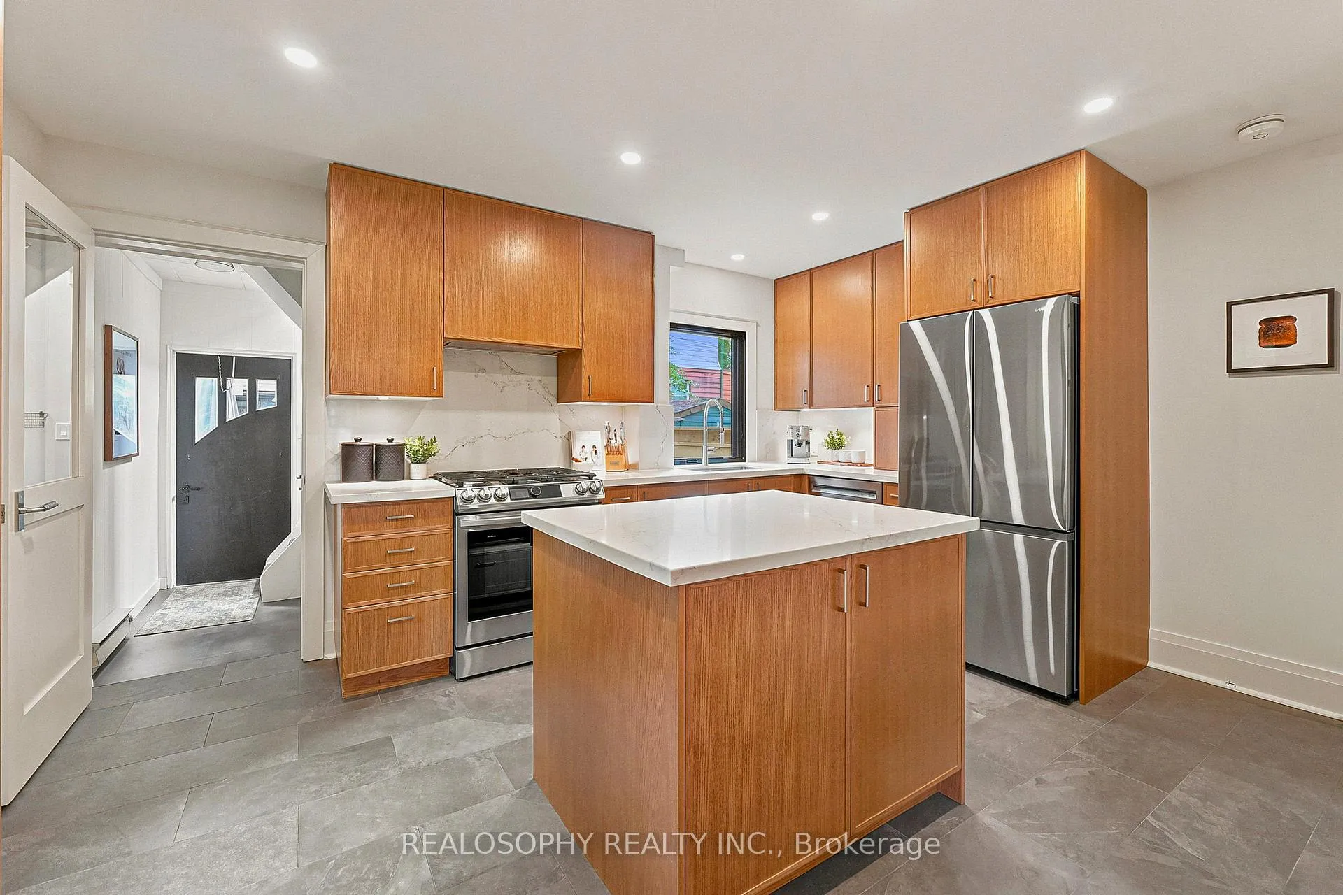 Photo 13 of 44 Gilmour Avenue, Toronto, High Park North — HOMEH