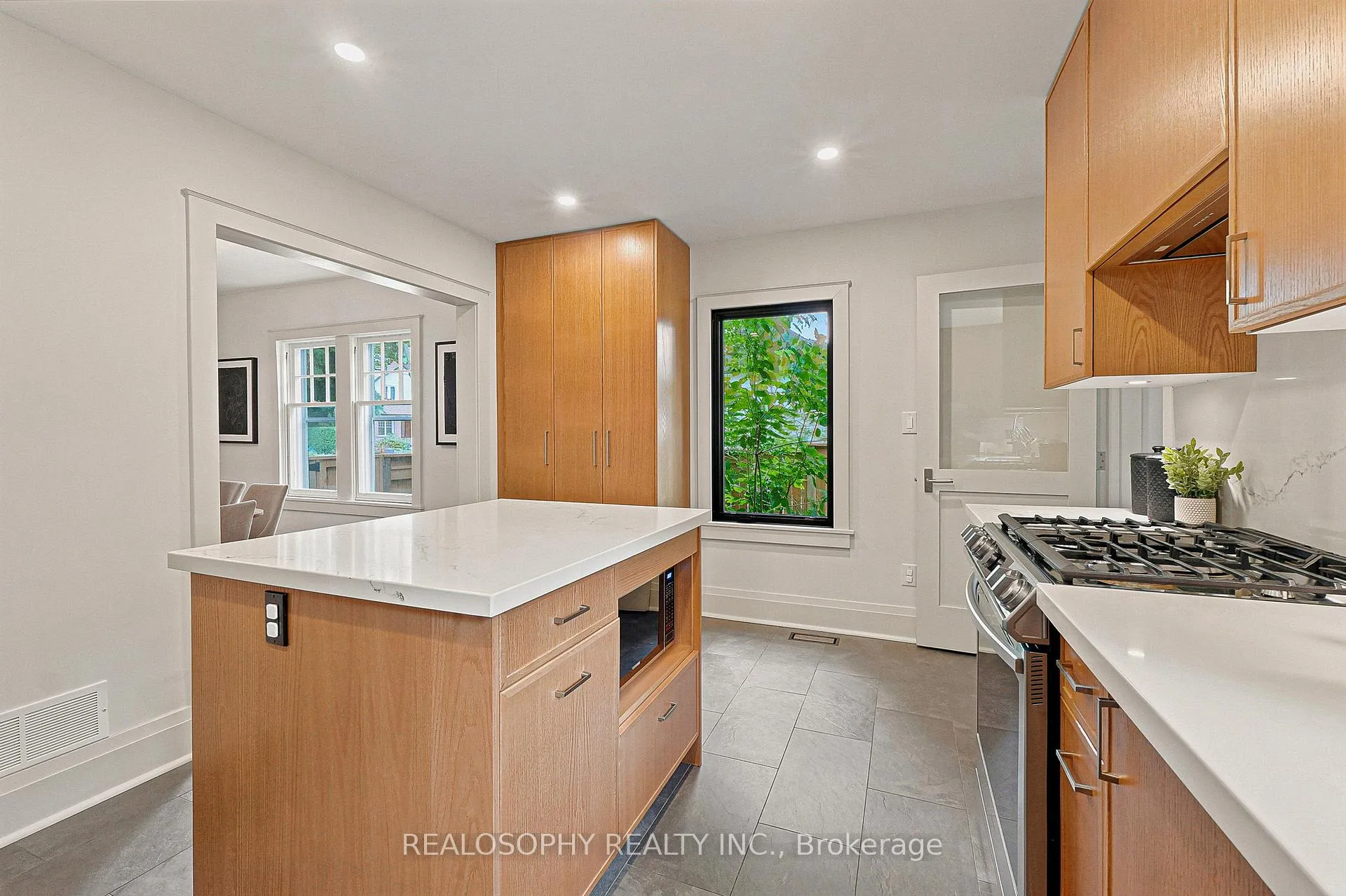 Photo 15 of 44 Gilmour Avenue, Toronto, High Park North — HOMEH