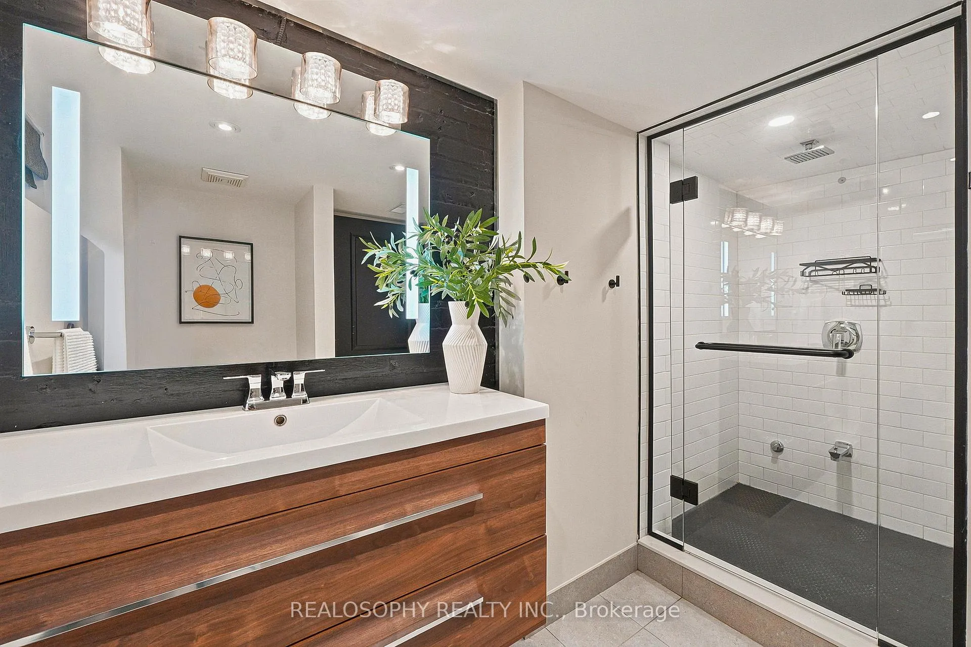 Photo 34 of 44 Gilmour Avenue, Toronto, High Park North — HOMEH