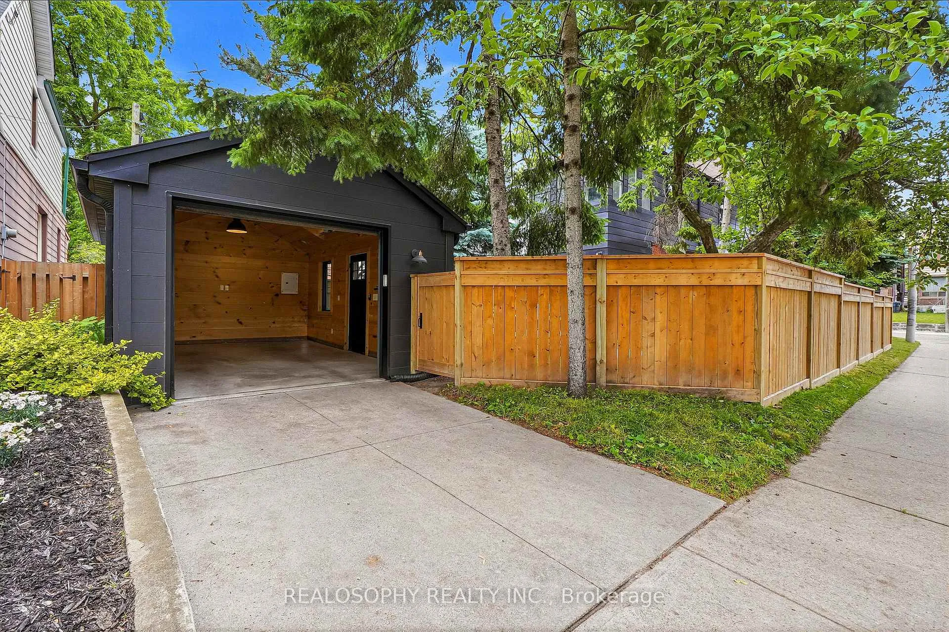 Photo 43 of 44 Gilmour Avenue, Toronto, High Park North — HOMEH