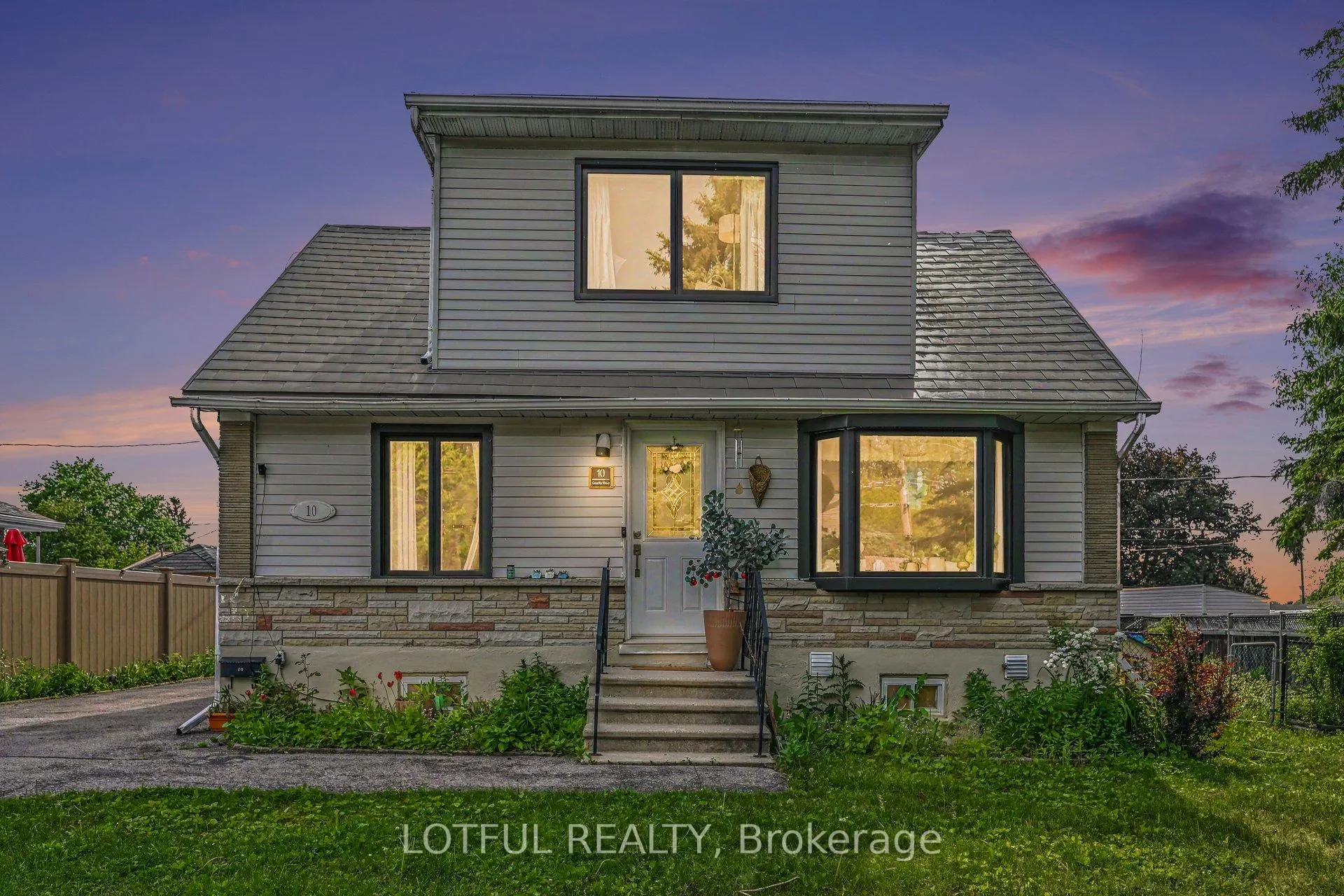 Photo 1 of 10 Cassidy Road, Ottawa, Lynwood Village — HOMEH