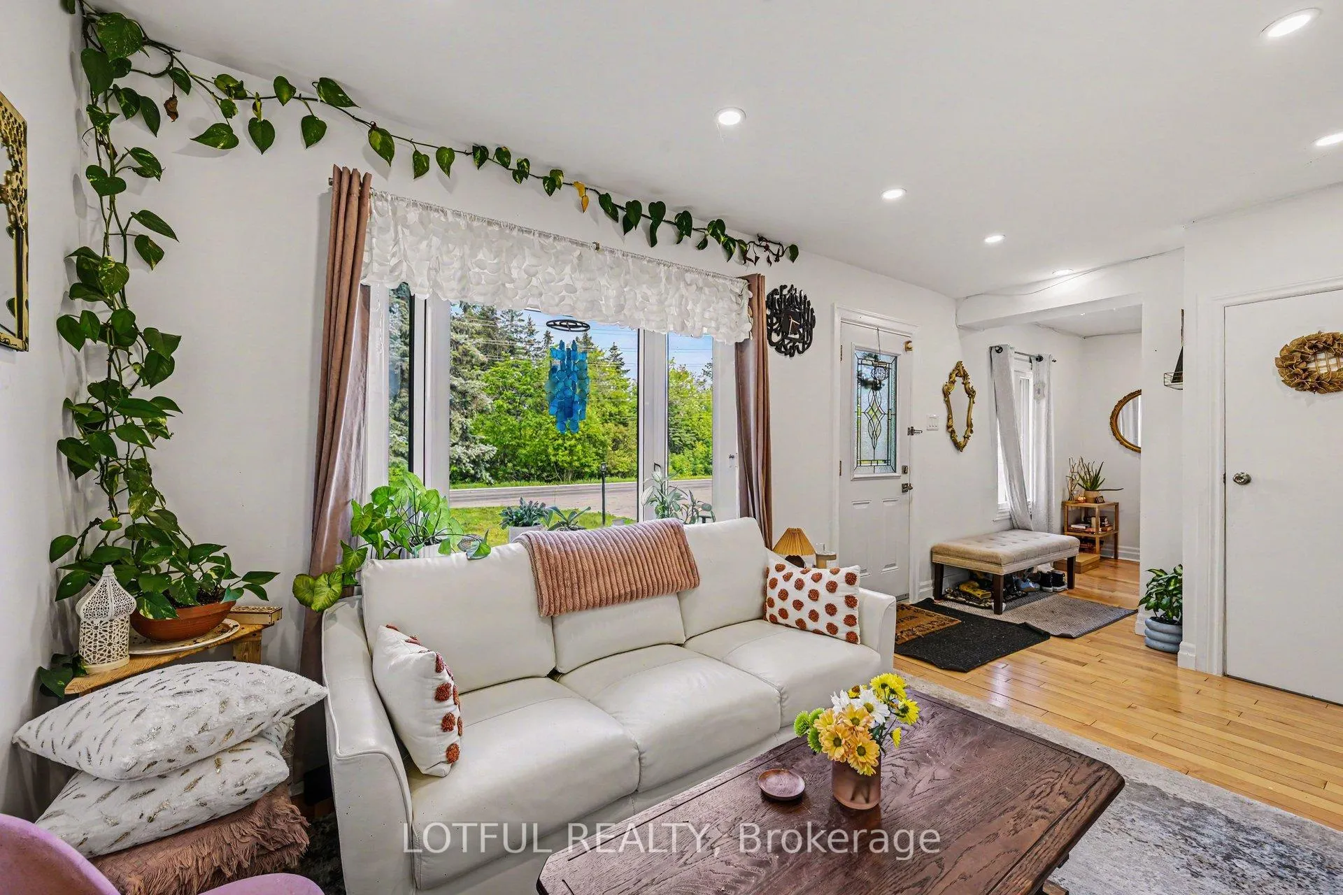 Photo 7 of 10 Cassidy Road, Ottawa, Lynwood Village — HOMEH