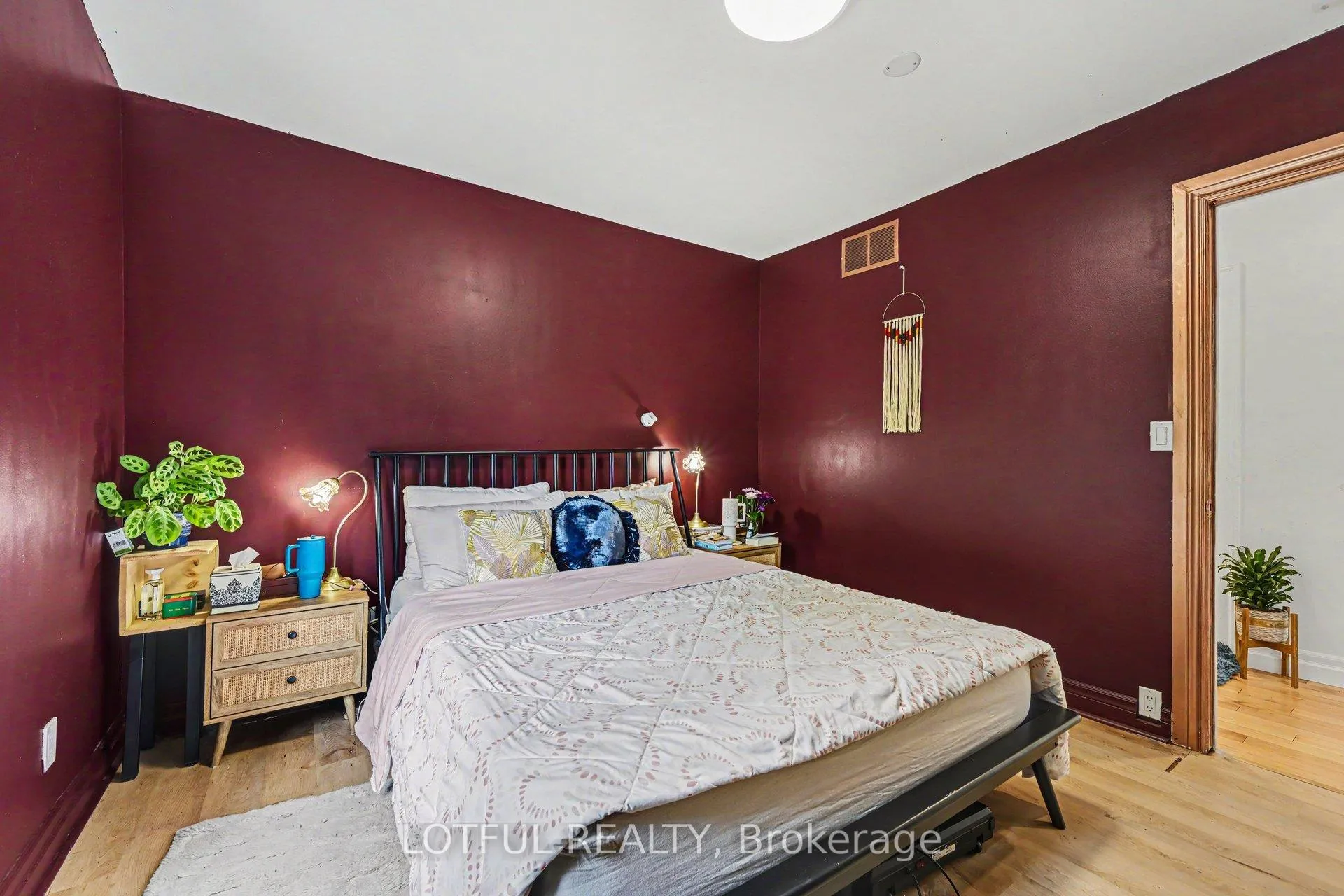 Photo 14 of 10 Cassidy Road, Ottawa, Lynwood Village — HOMEH