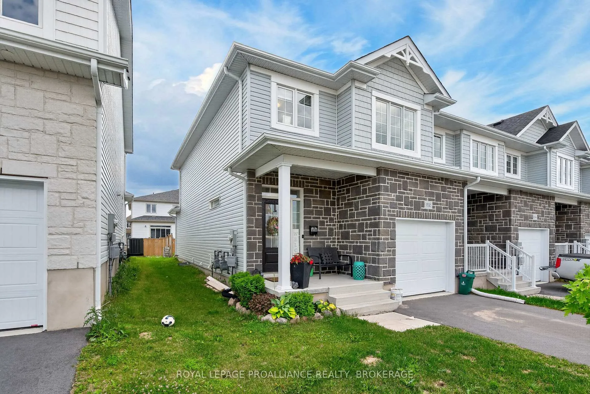 Photo 2 of 1532 Scarlet Street, Kingston, Kingston East (Incl Barret Crt) — HOMEH
