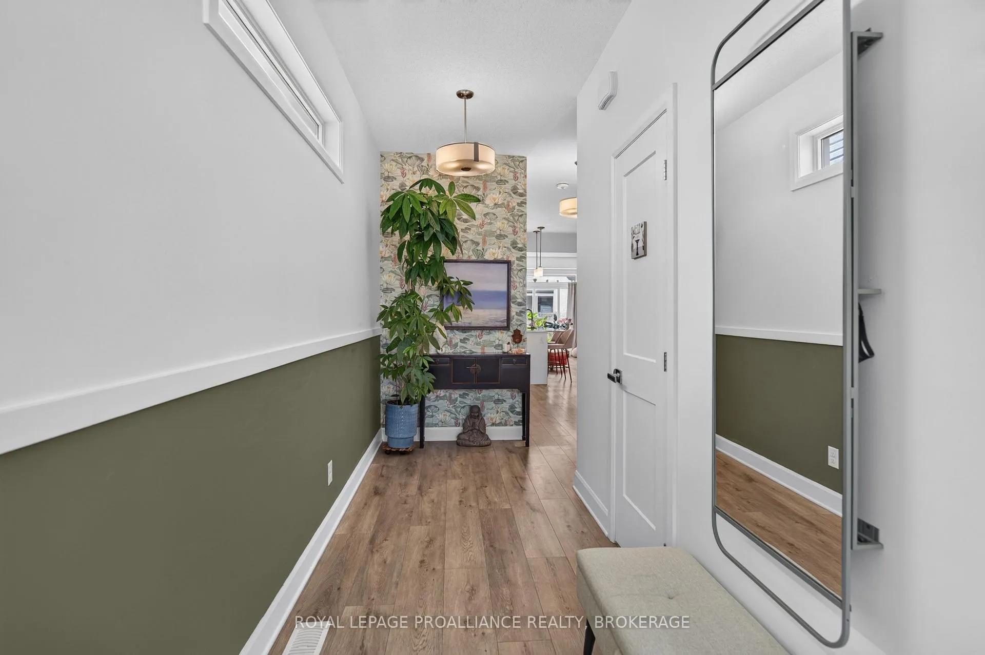 Photo 5 of 1532 Scarlet Street, Kingston, Kingston East (Incl Barret Crt) — HOMEH