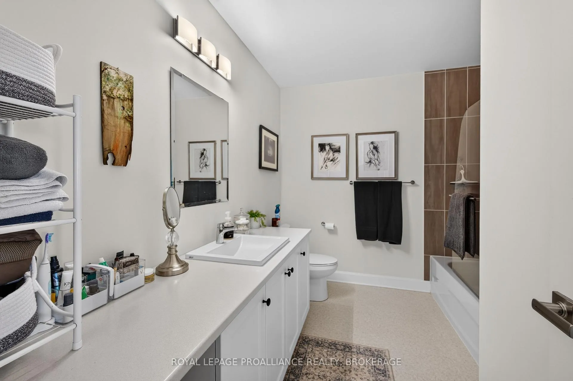 Photo 24 of 1532 Scarlet Street, Kingston, Kingston East (Incl Barret Crt) — HOMEH