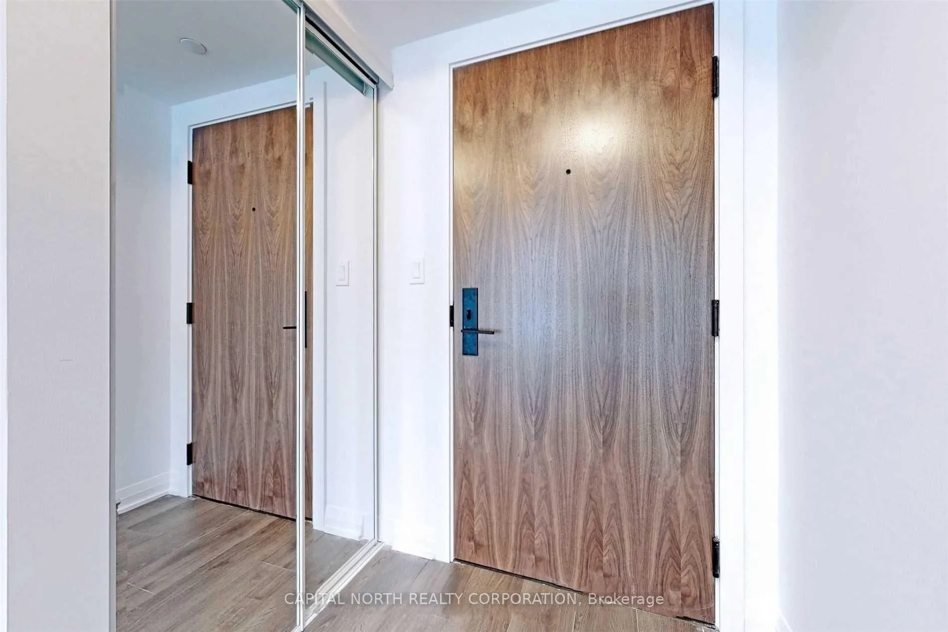 Photo 2 of Unit 403, 99 Foxbar Drive, Toronto, Yonge-St. Clair — HOMEH