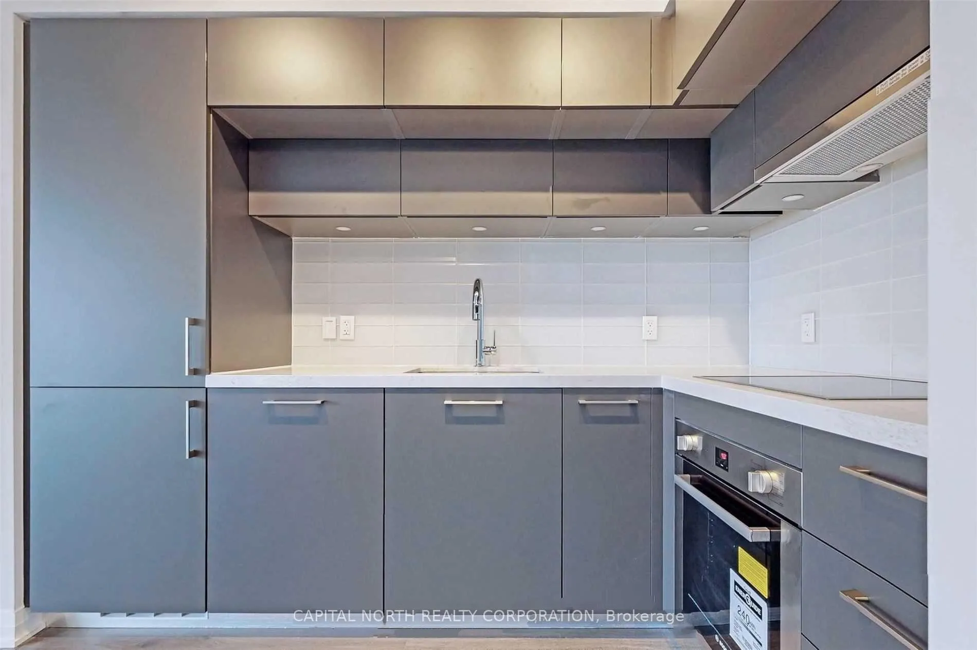 Photo 5 of Unit 403, 99 Foxbar Drive, Toronto, Yonge-St. Clair — HOMEH