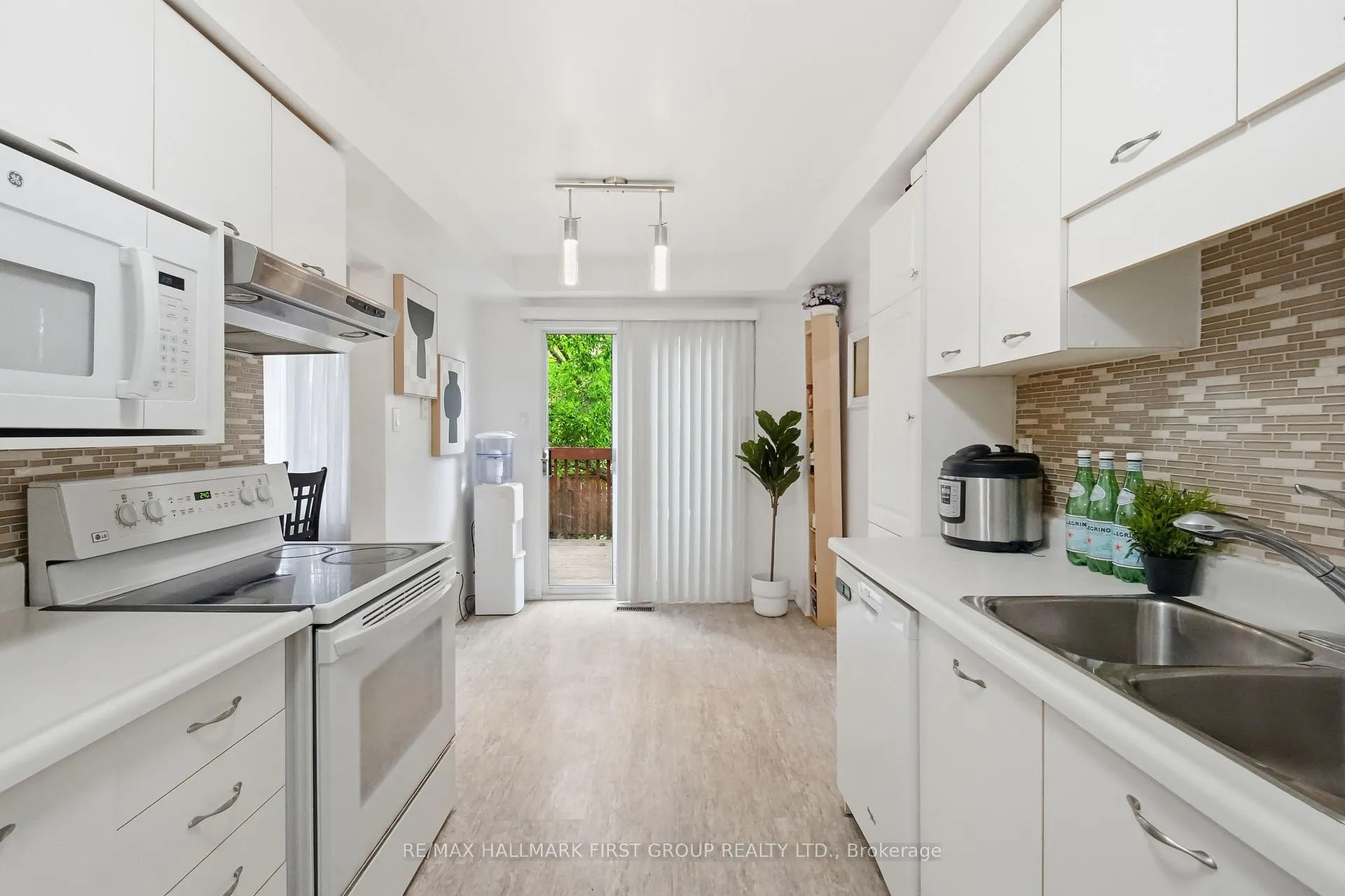 Photo 9 of 73 Hughes Crescent, Ajax, Central — HOMEH