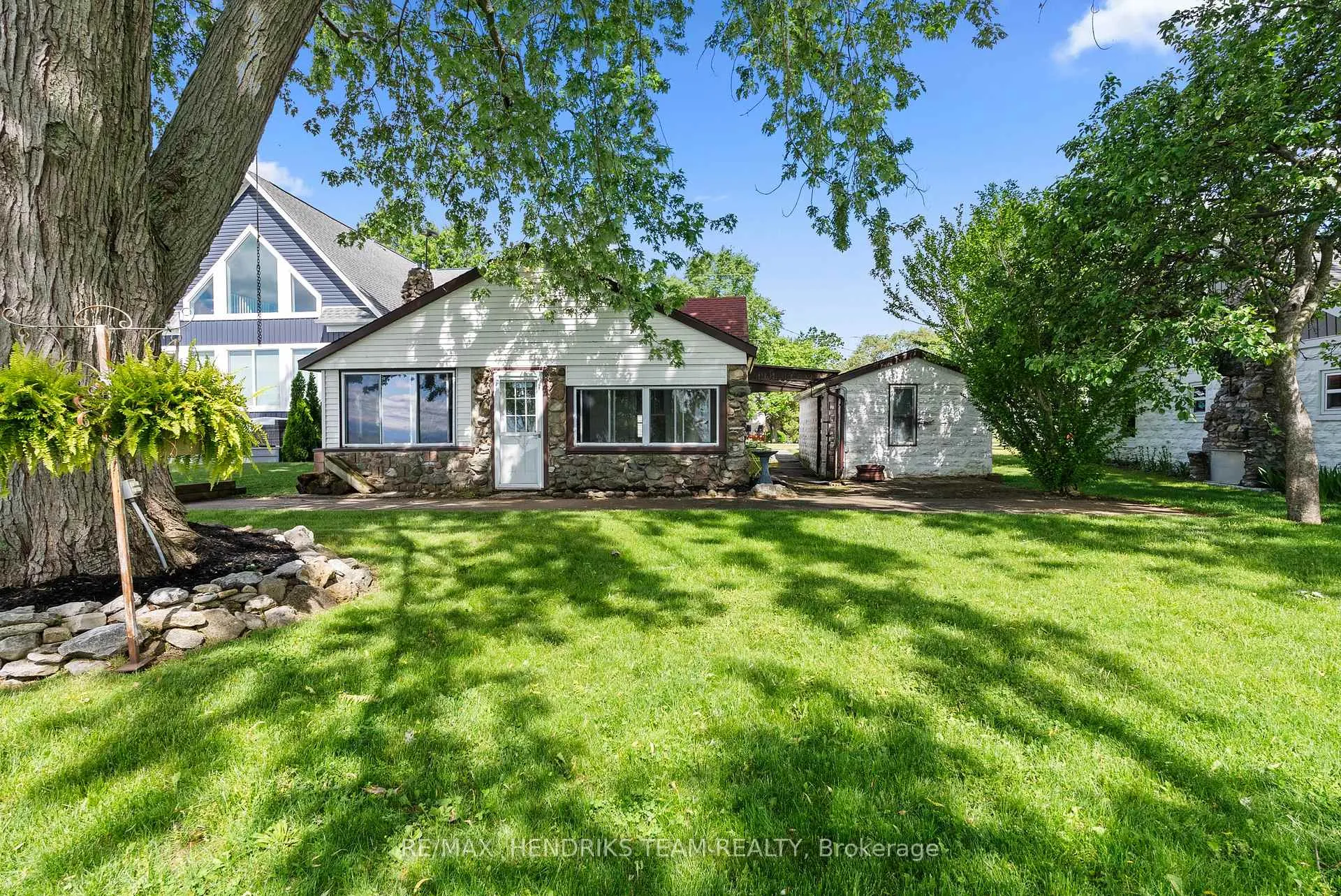 Photo 2 of 11273 Harbourview Road, Wainfleet, Lakeshore — HOMEH