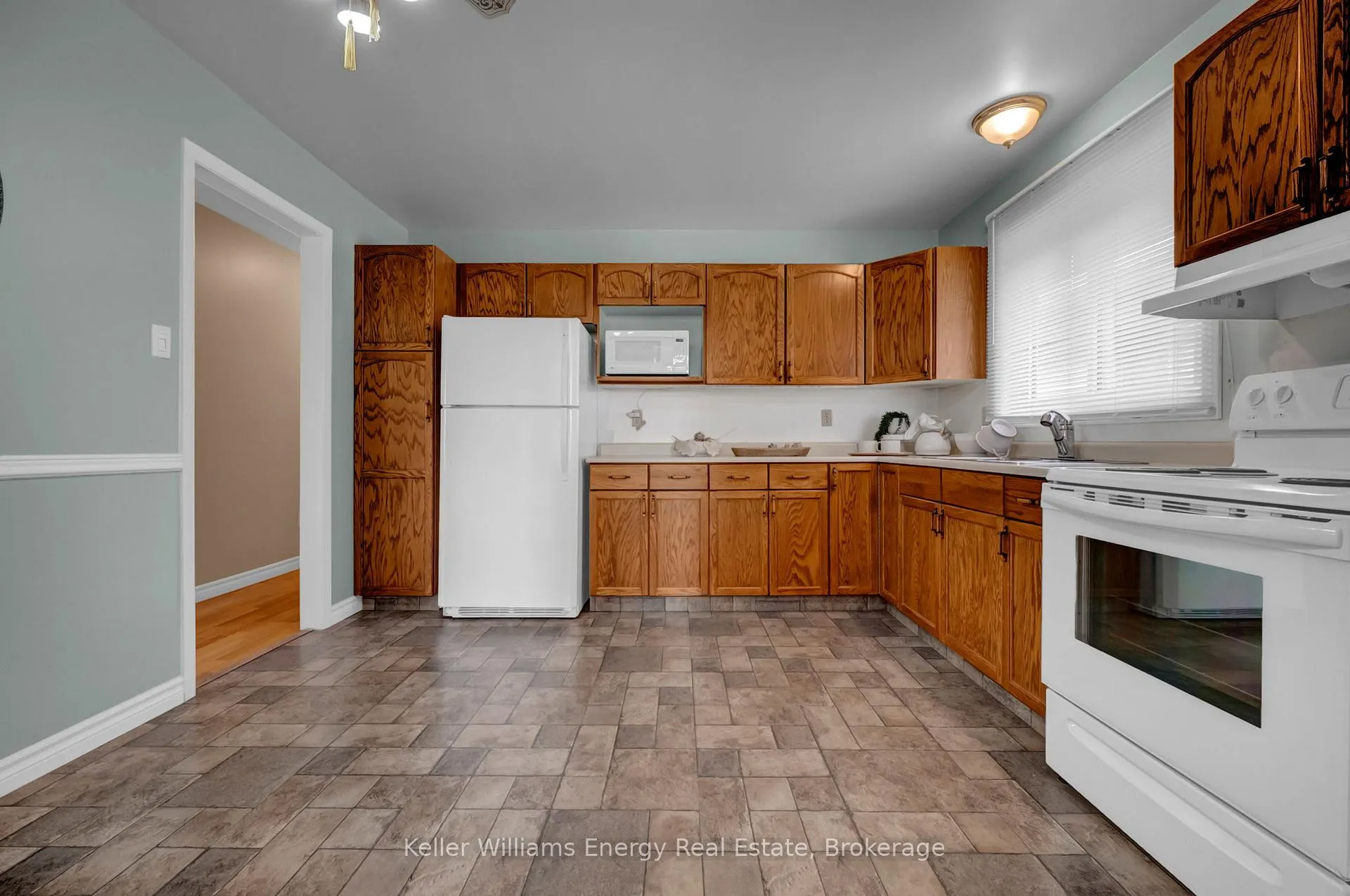 Photo 16 of 428 Otonabee Drive, Peterborough, Ashburnham Ward 4 — HOMEH