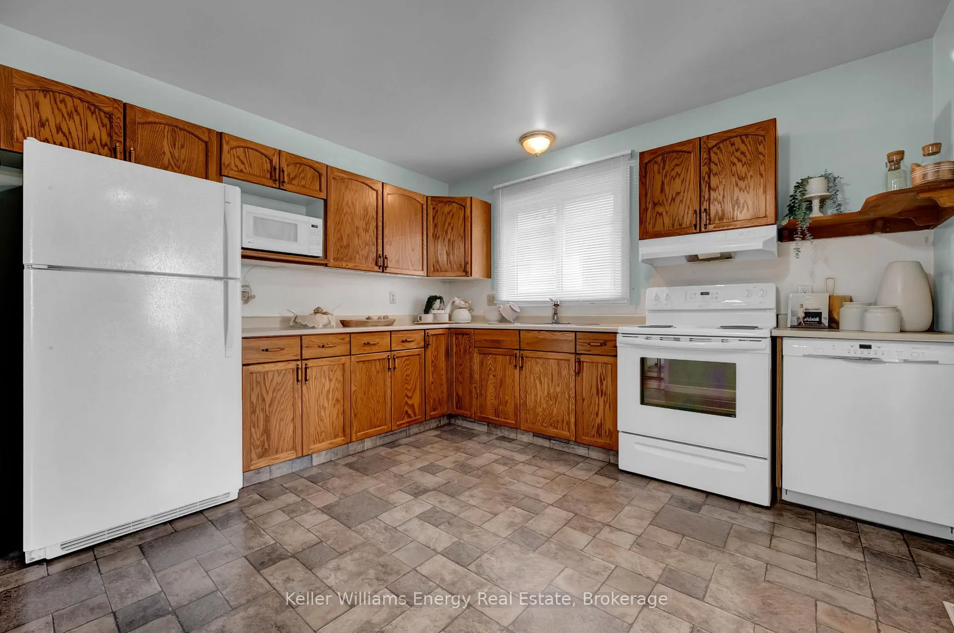 Photo 17 of 428 Otonabee Drive, Peterborough, Ashburnham Ward 4 — HOMEH