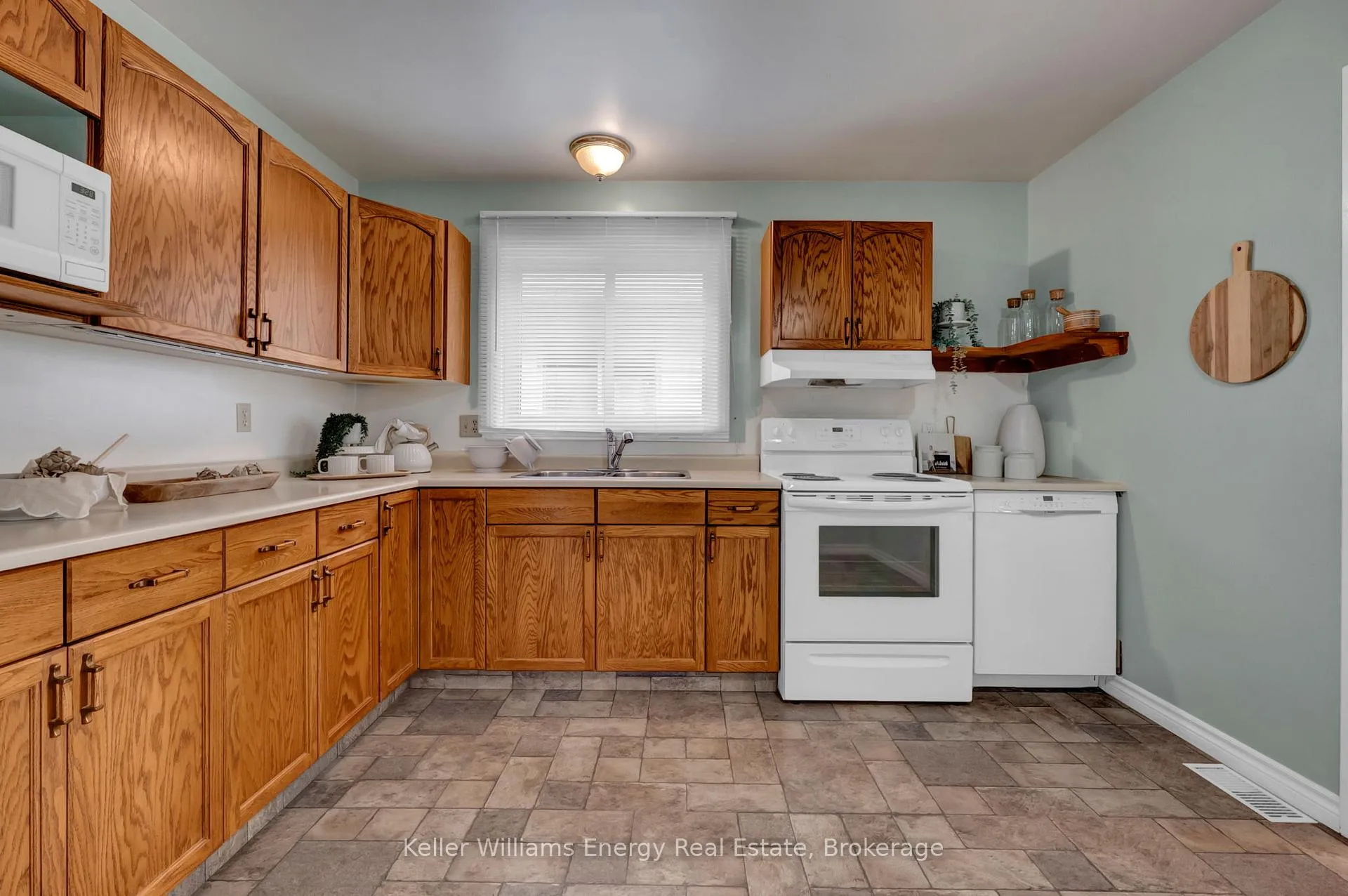 Photo 18 of 428 Otonabee Drive, Peterborough, Ashburnham Ward 4 — HOMEH