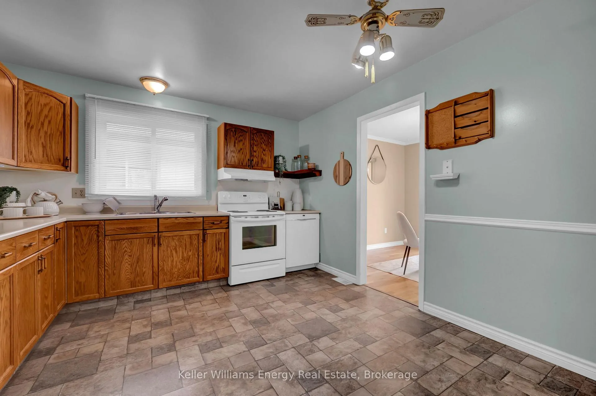 Photo 19 of 428 Otonabee Drive, Peterborough, Ashburnham Ward 4 — HOMEH