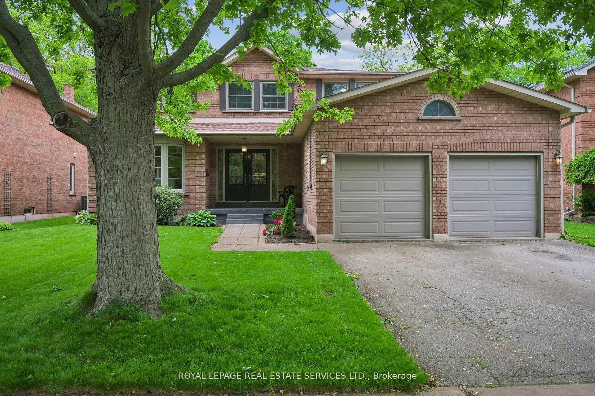 Photo 2 of 1262 Old Colony Road, Oakville, Glen Abbey — HOMEH