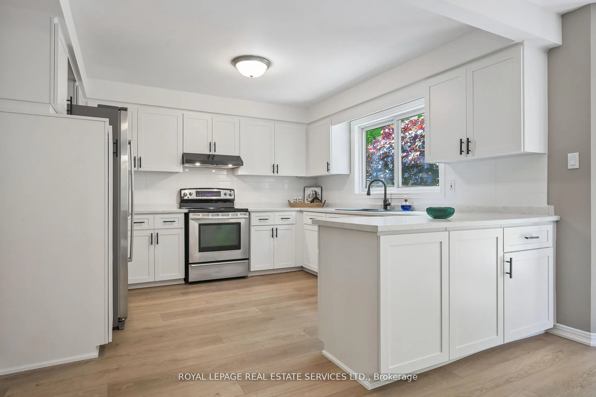Photo 12 of 1262 Old Colony Road, Oakville, Glen Abbey — HOMEH