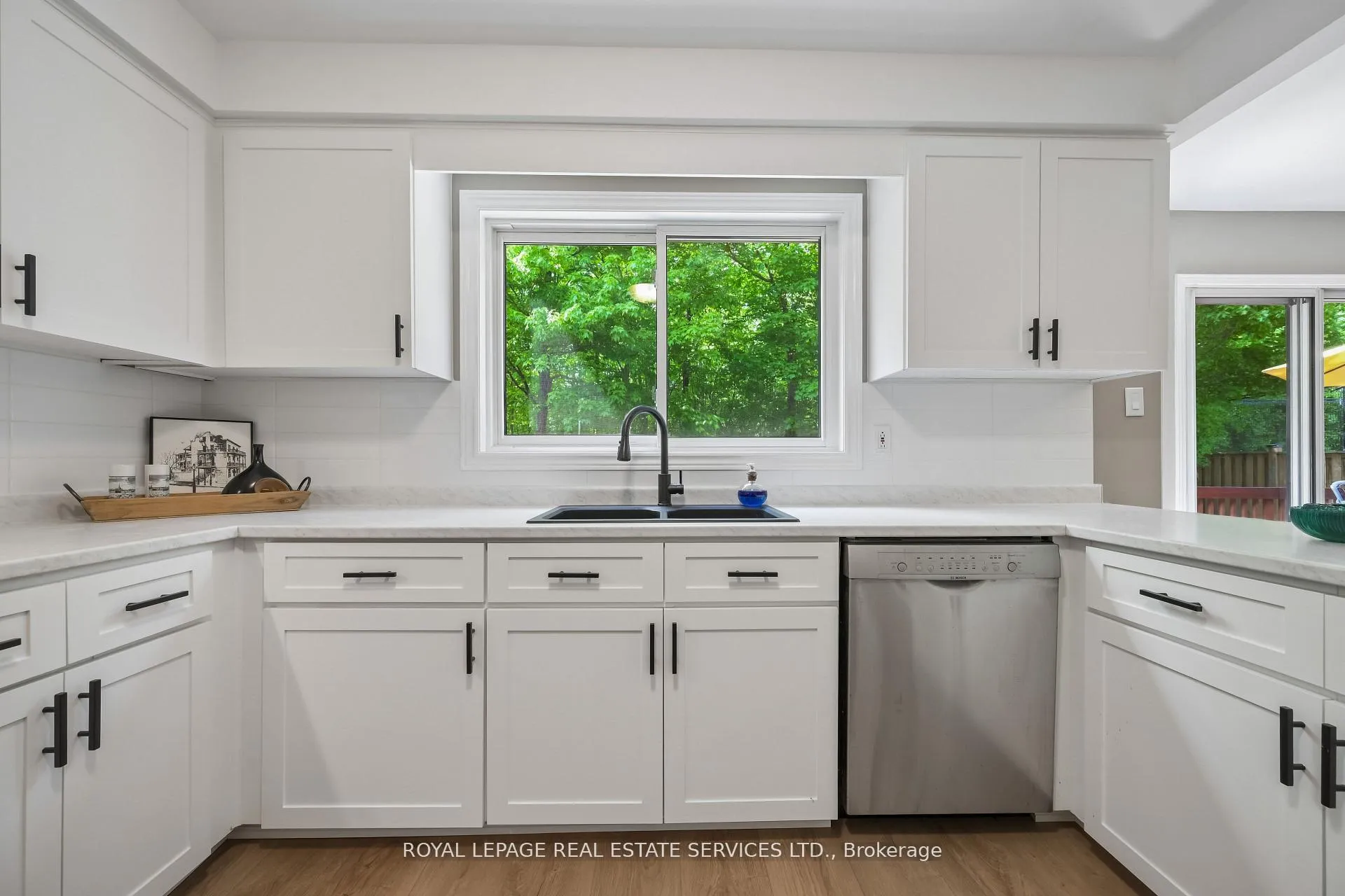 Photo 13 of 1262 Old Colony Road, Oakville, Glen Abbey — HOMEH