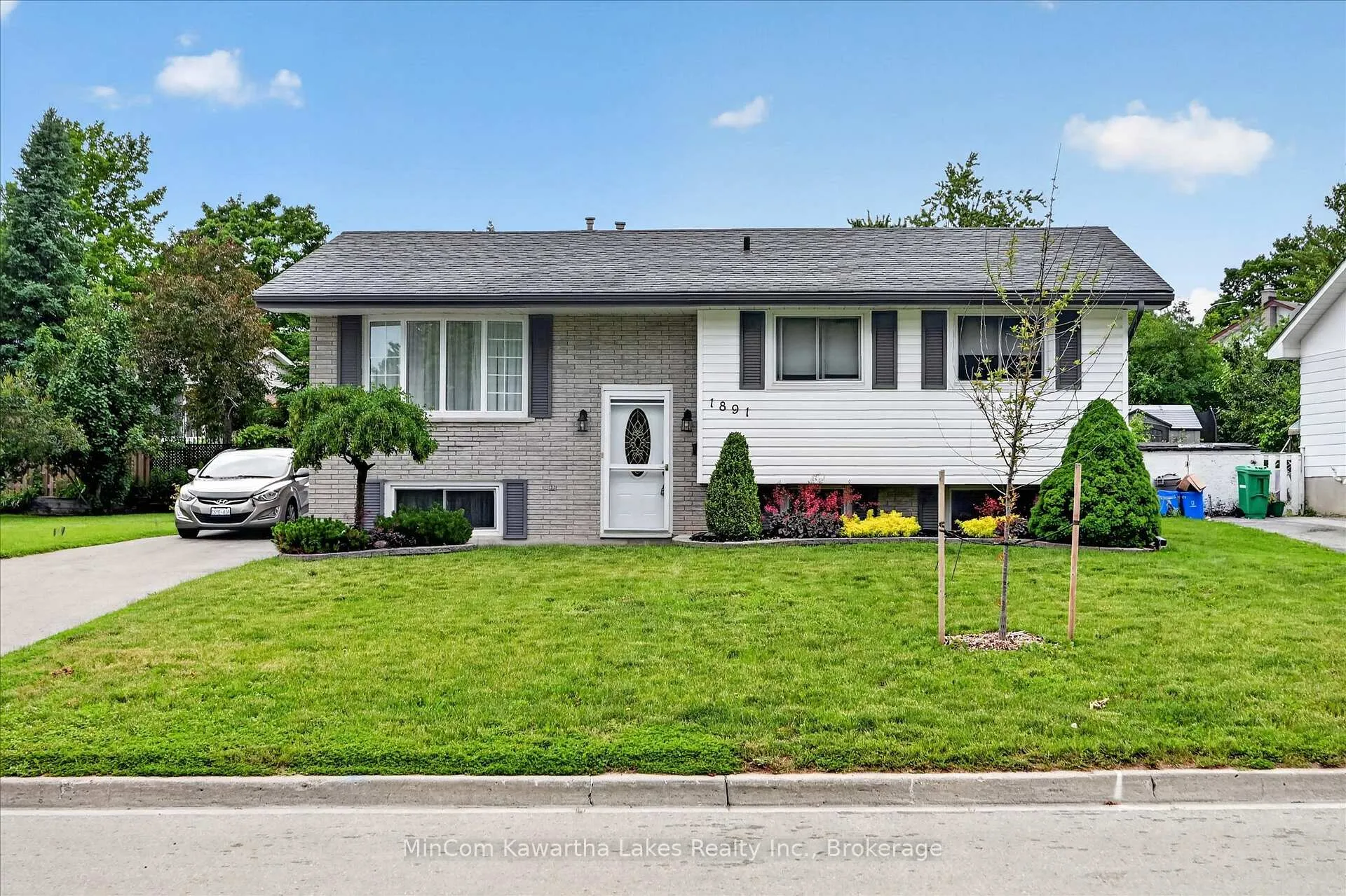 Photo 1 of 1891 Croftdale Crescent, Peterborough, Monaghan Ward 2 — HOMEH