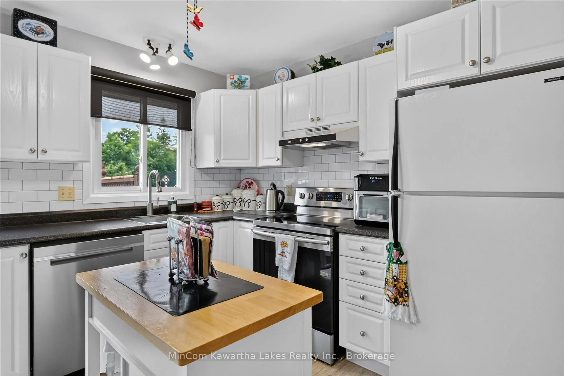 Photo 15 of 1891 Croftdale Crescent, Peterborough, Monaghan Ward 2 — HOMEH