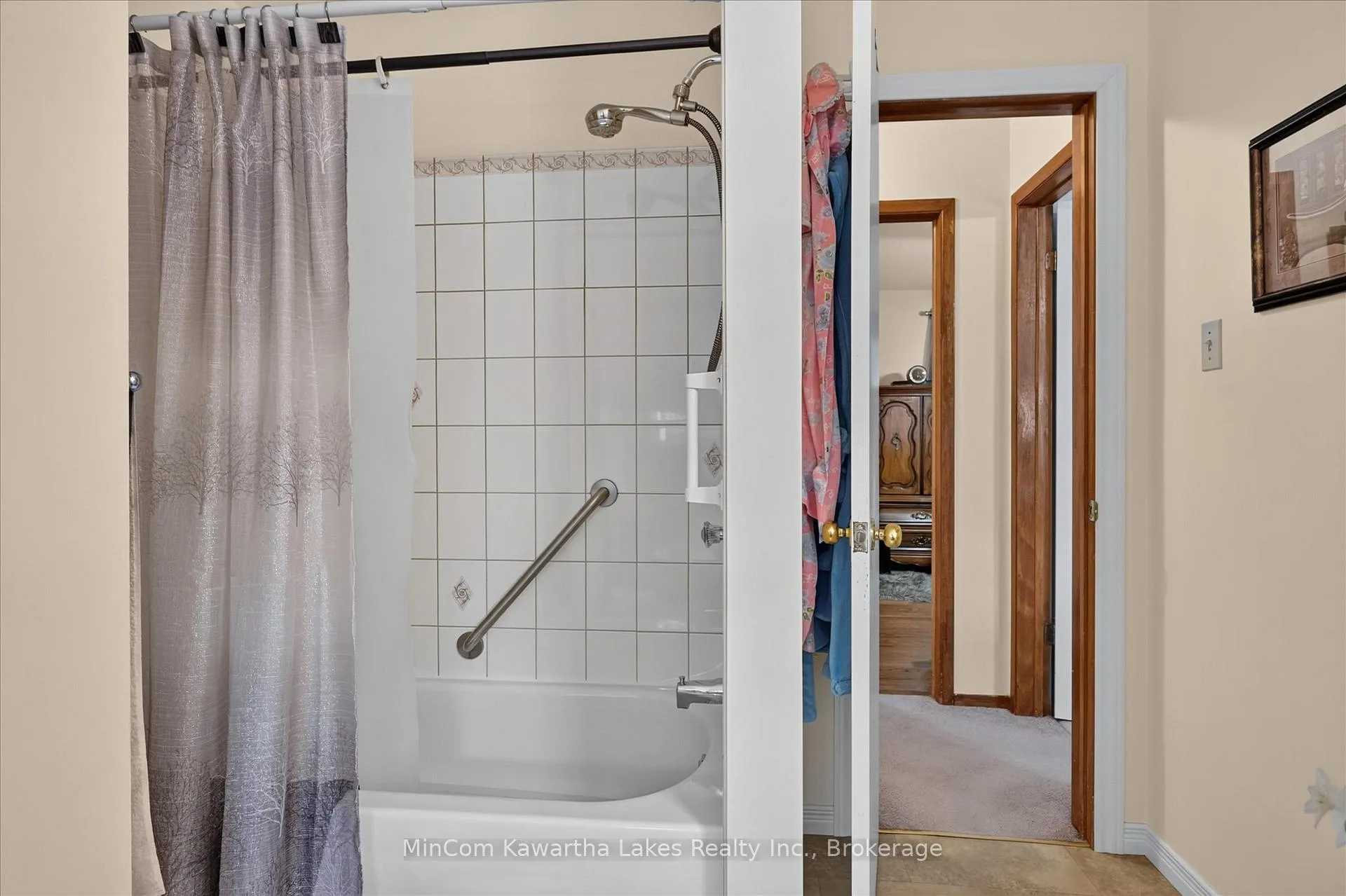 Photo 20 of 1891 Croftdale Crescent, Peterborough, Monaghan Ward 2 — HOMEH