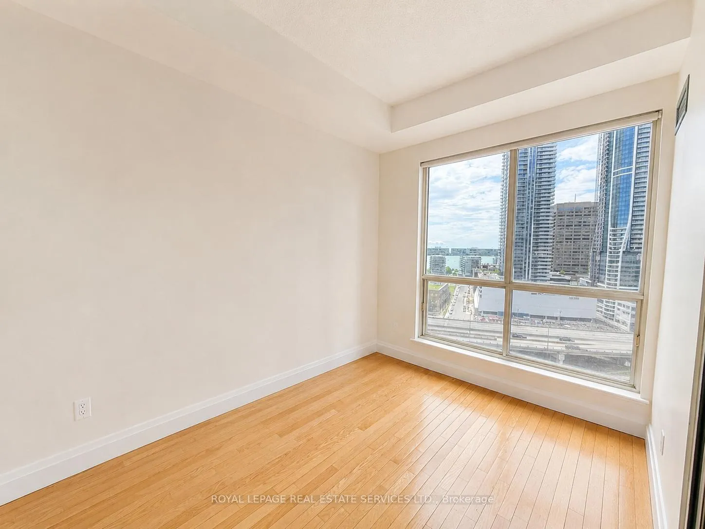 Photo 12 of Unit 1718, 25 The Esplanade, Toronto, Waterfront Communities — HOMEH