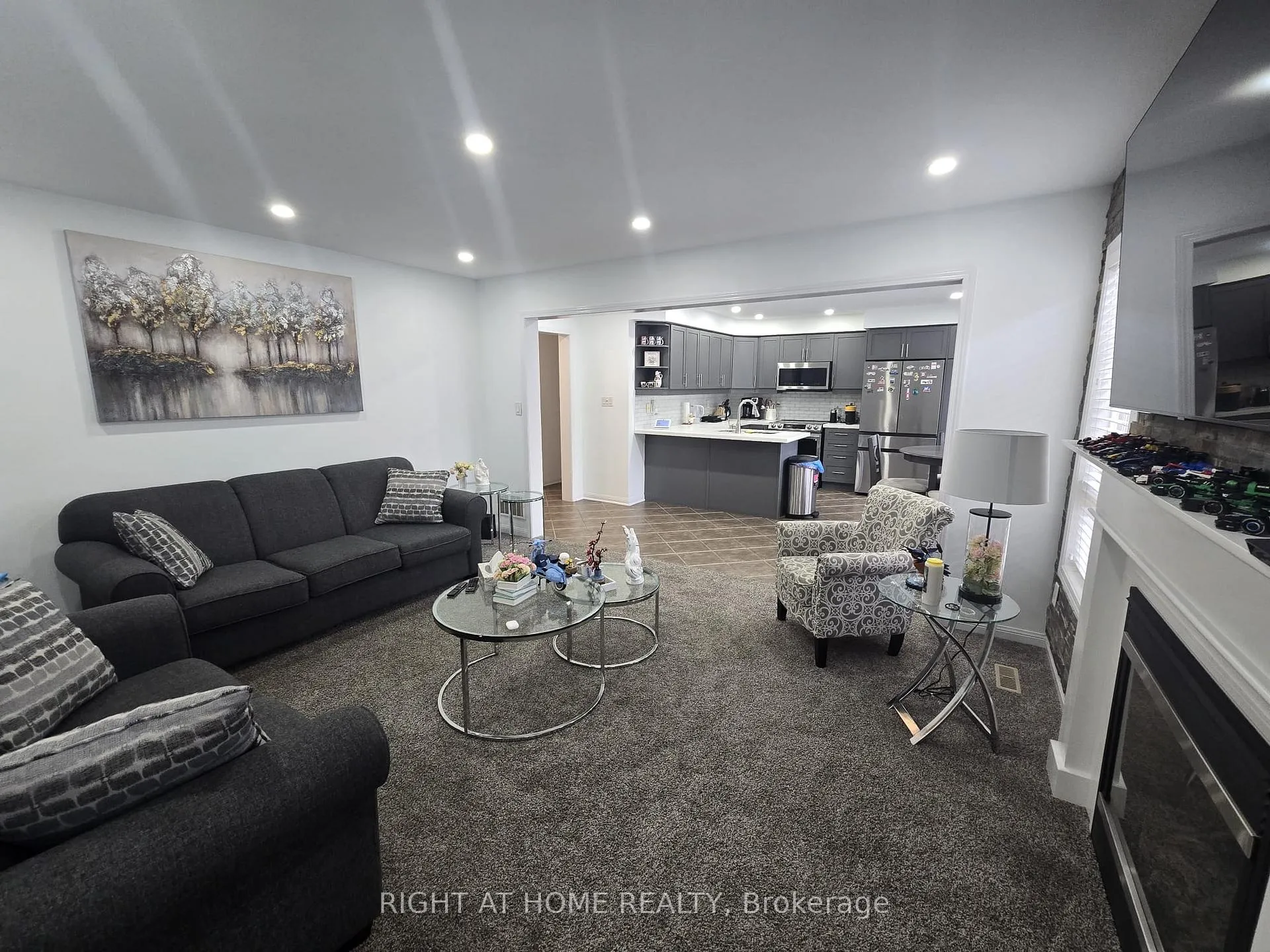 Photo 4 of 675 Hood Terrace, Milton, Coates — HOMEH