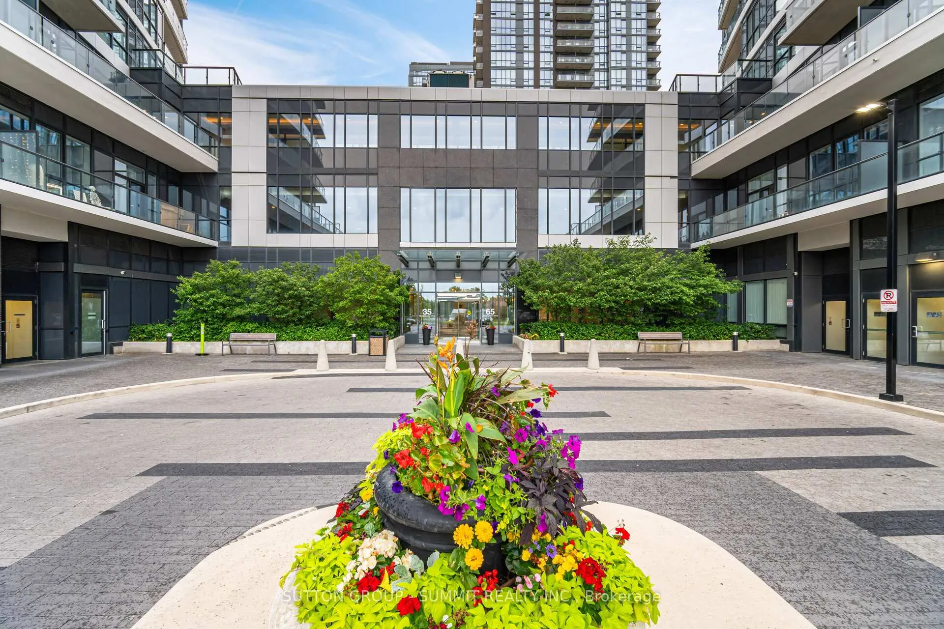 Front of Unit 1814, 35 Watergarden Drive