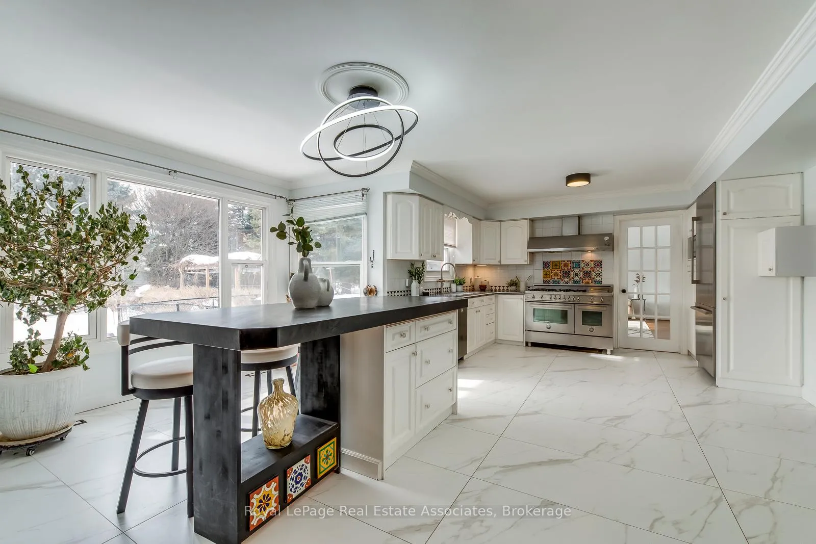 Photo 22 of 5 Huttonville Drive, Brampton, Huttonville — HOMEH