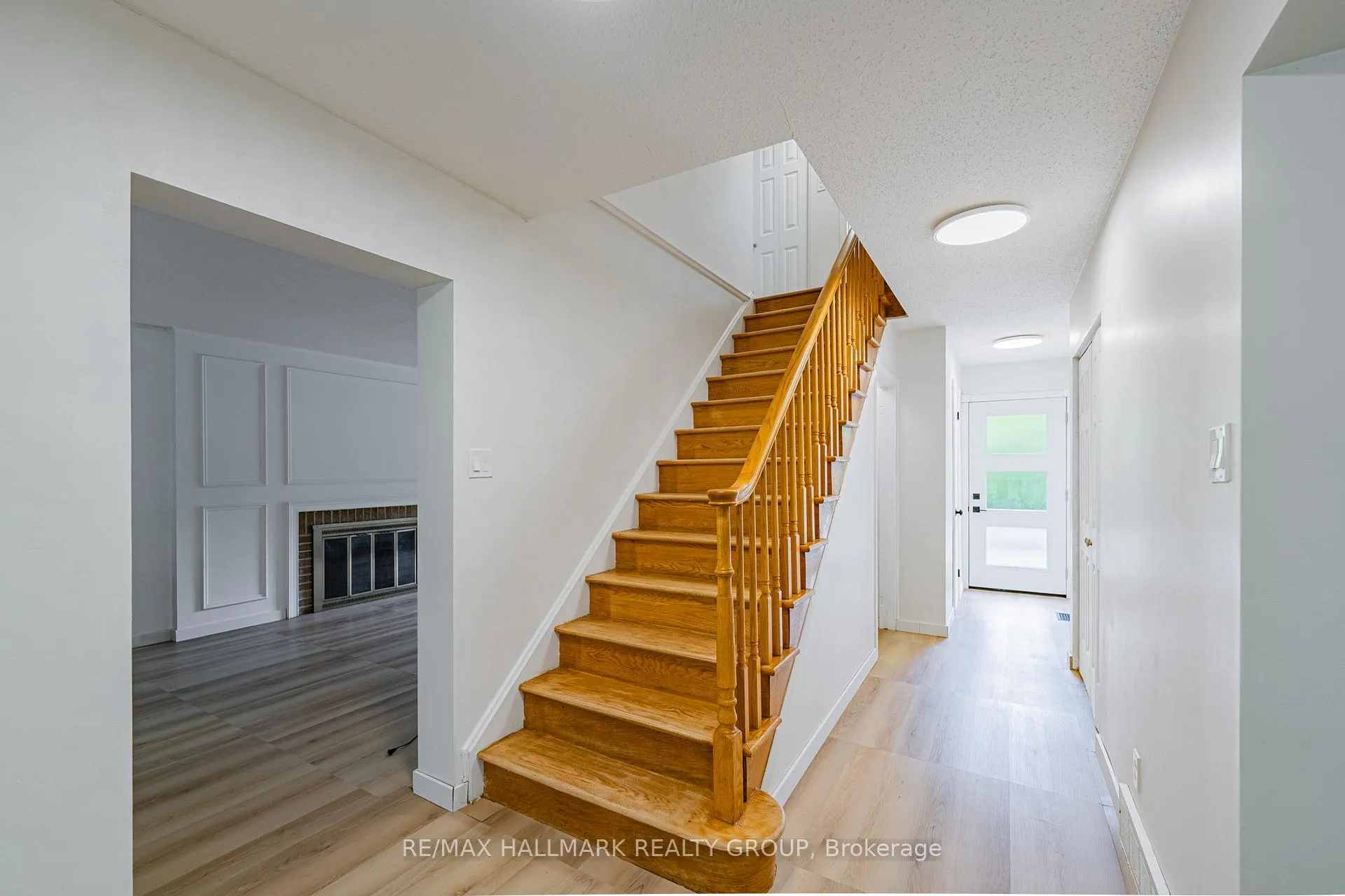 Photo 5 of 3319 Kodiak Street, Ottawa, South Keys — HOMEH