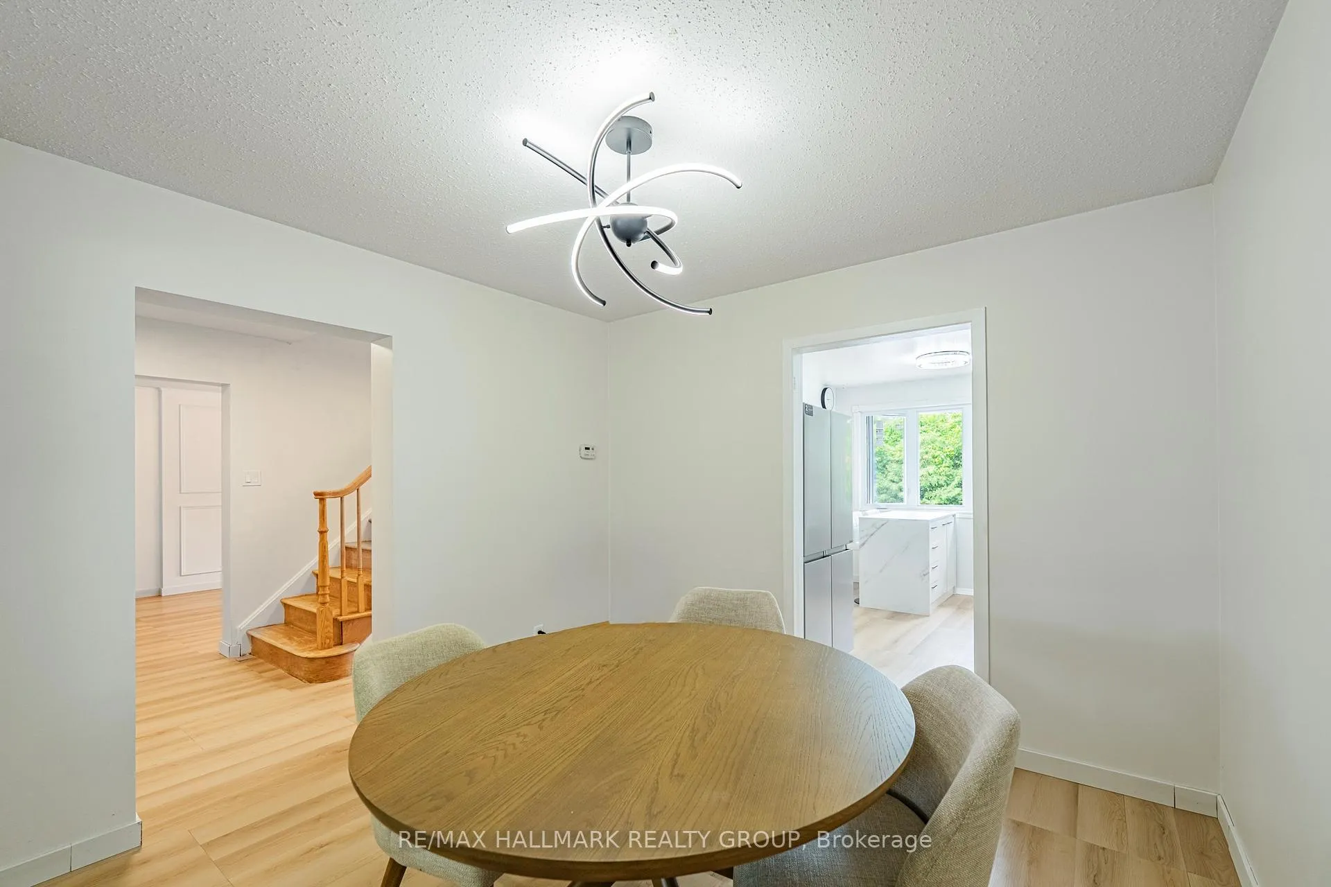 Photo 6 of 3319 Kodiak Street, Ottawa, South Keys — HOMEH