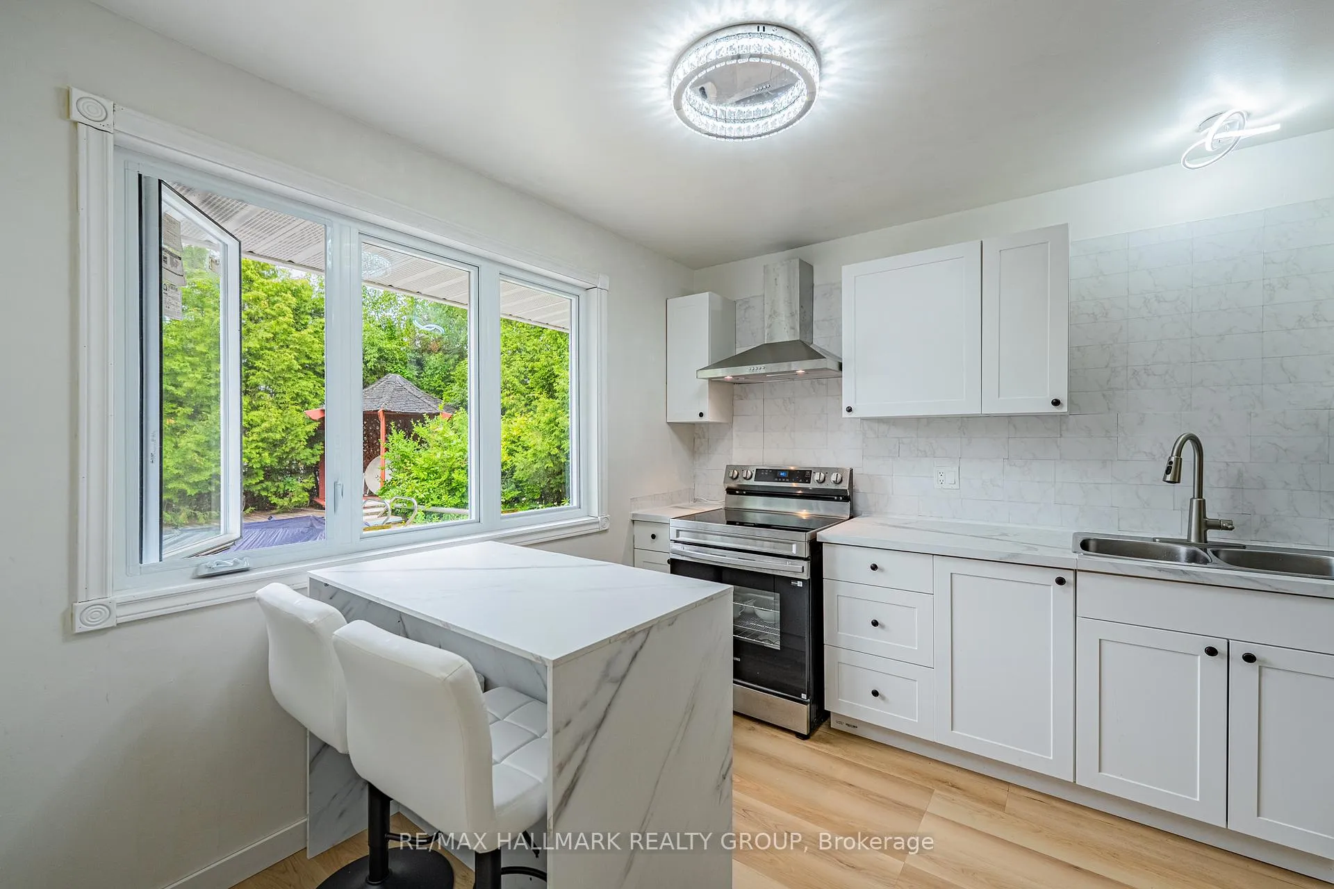 Photo 7 of 3319 Kodiak Street, Ottawa, South Keys — HOMEH