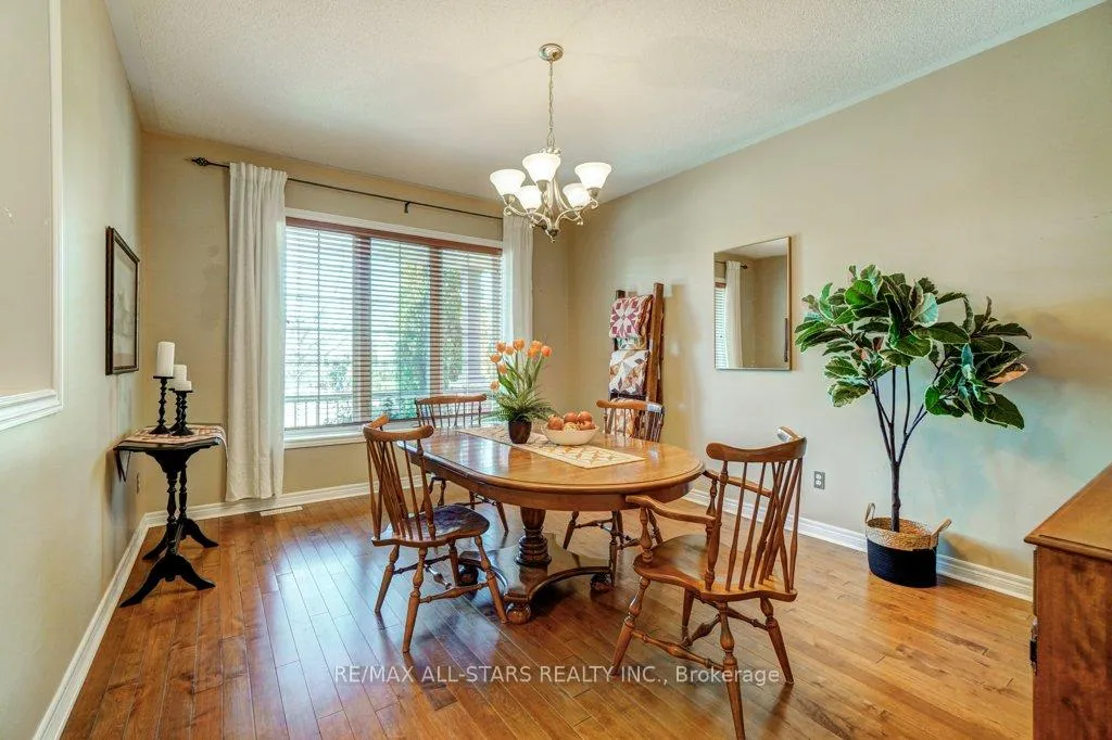 Photo 7 of 32 Oakside Drive, Uxbridge — HOMEH