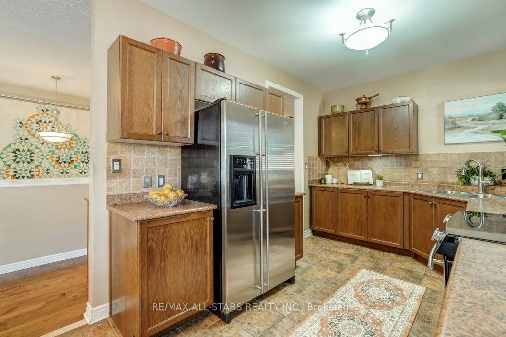 Photo 12 of 32 Oakside Drive, Uxbridge — HOMEH