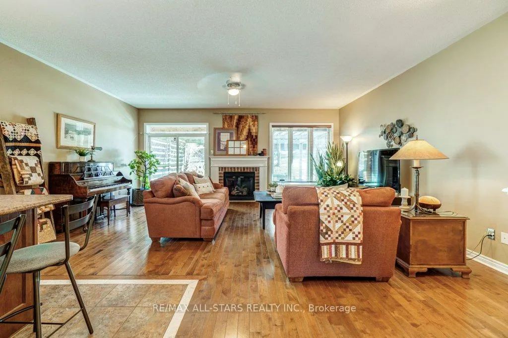 Photo 19 of 32 Oakside Drive, Uxbridge — HOMEH