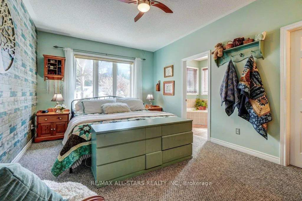 Photo 20 of 32 Oakside Drive, Uxbridge — HOMEH