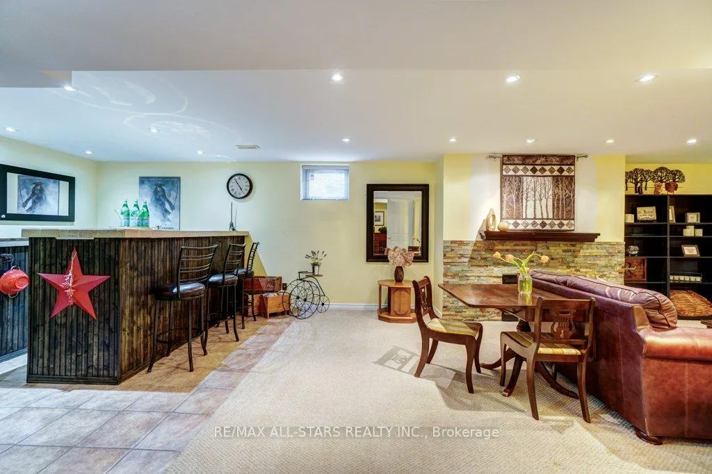 Photo 29 of 32 Oakside Drive, Uxbridge — HOMEH