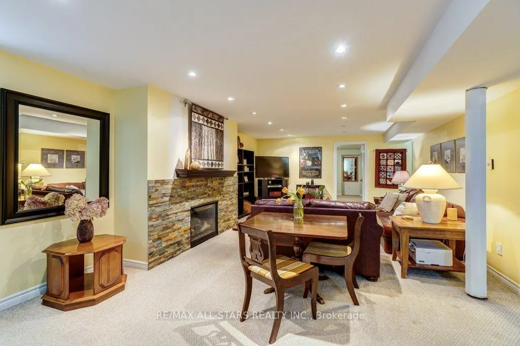 Photo 34 of 32 Oakside Drive, Uxbridge — HOMEH