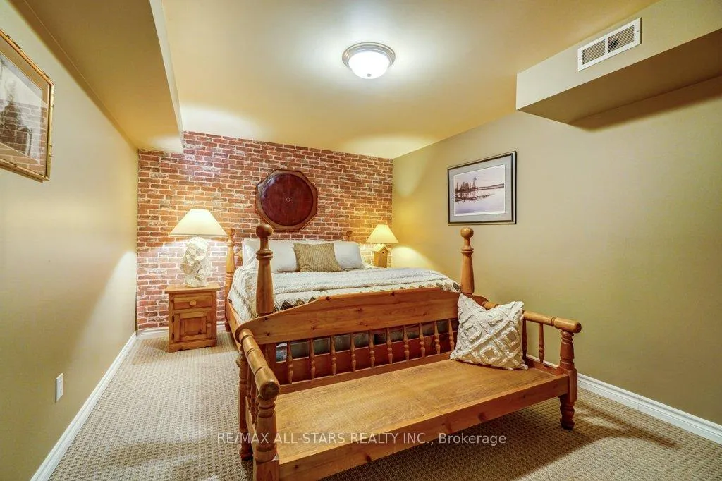 Photo 38 of 32 Oakside Drive, Uxbridge — HOMEH